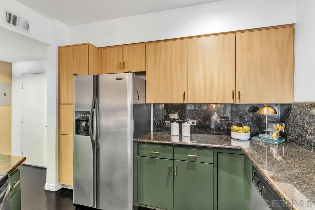 Detail Gallery Image 10 of 29 For 101  Market Street  #116,  San Diego,  CA 92101 - 2 Beds | 2/1 Baths