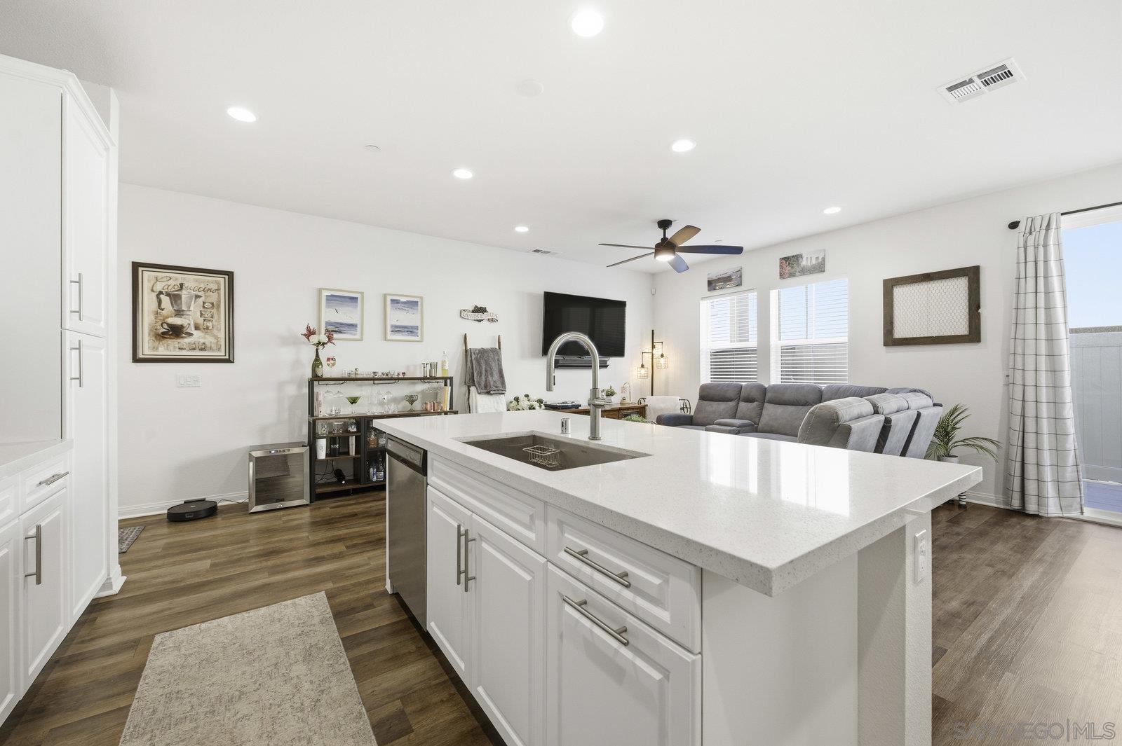 Detail Gallery Image 13 of 35 For 517  Pinedale St, Vista,  CA 92081 - 3 Beds | 2/1 Baths