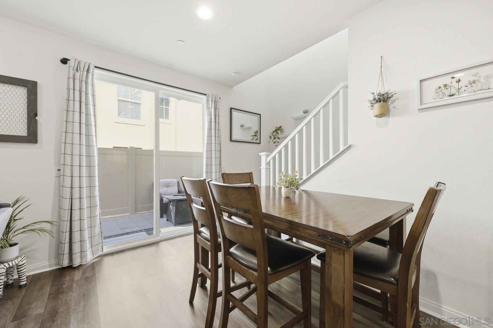 Detail Gallery Image 15 of 35 For 517  Pinedale St, Vista,  CA 92081 - 3 Beds | 2/1 Baths