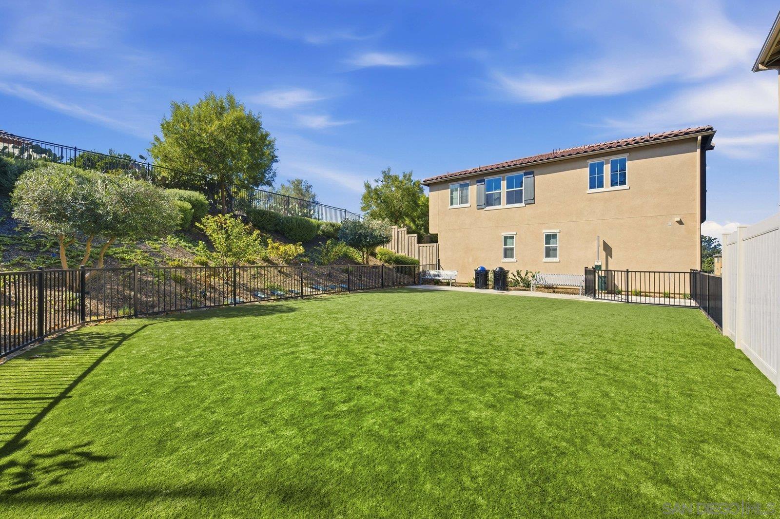 Detail Gallery Image 34 of 35 For 517  Pinedale St, Vista,  CA 92081 - 3 Beds | 2/1 Baths