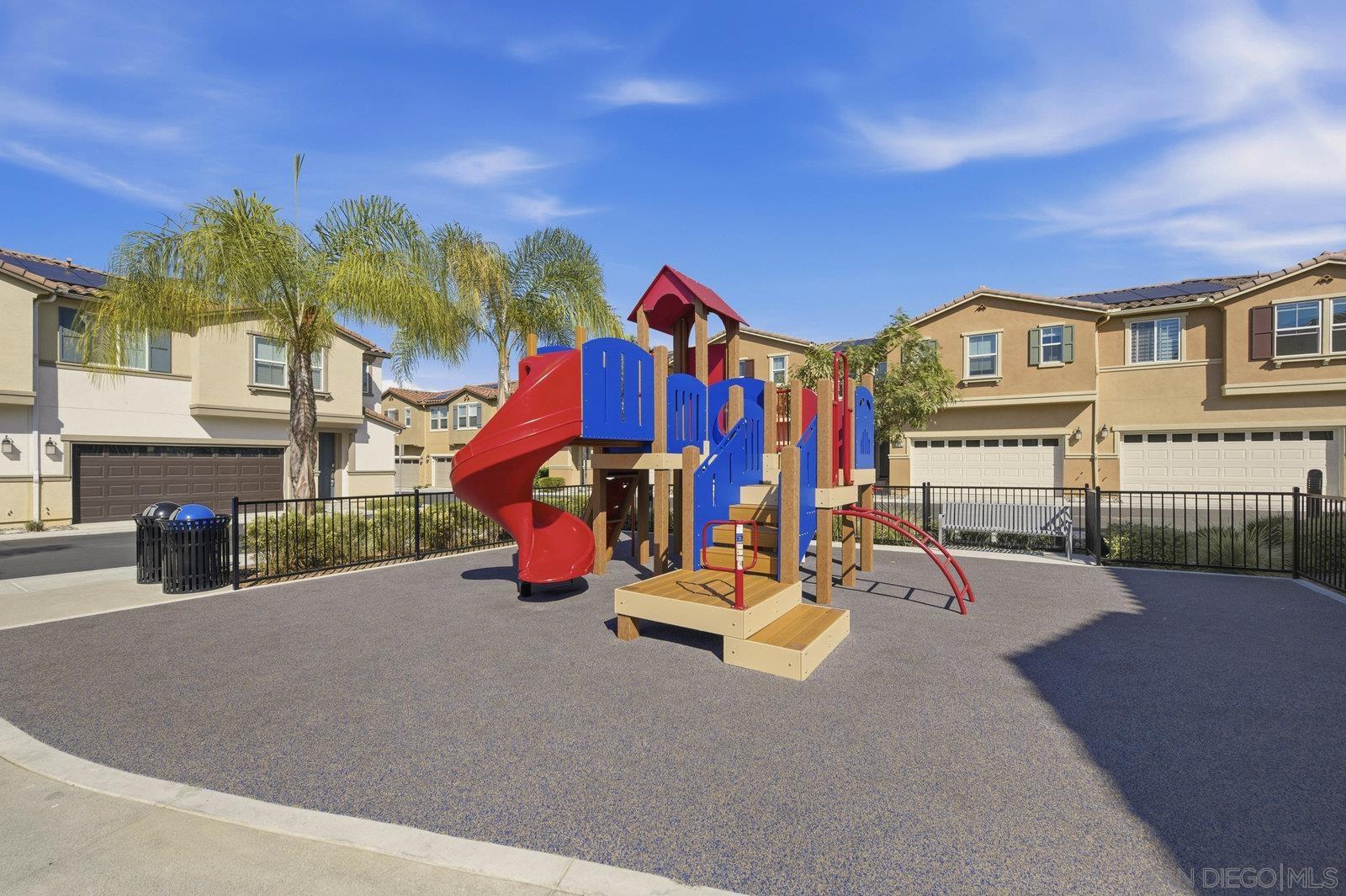 Detail Gallery Image 35 of 35 For 517  Pinedale St, Vista,  CA 92081 - 3 Beds | 2/1 Baths