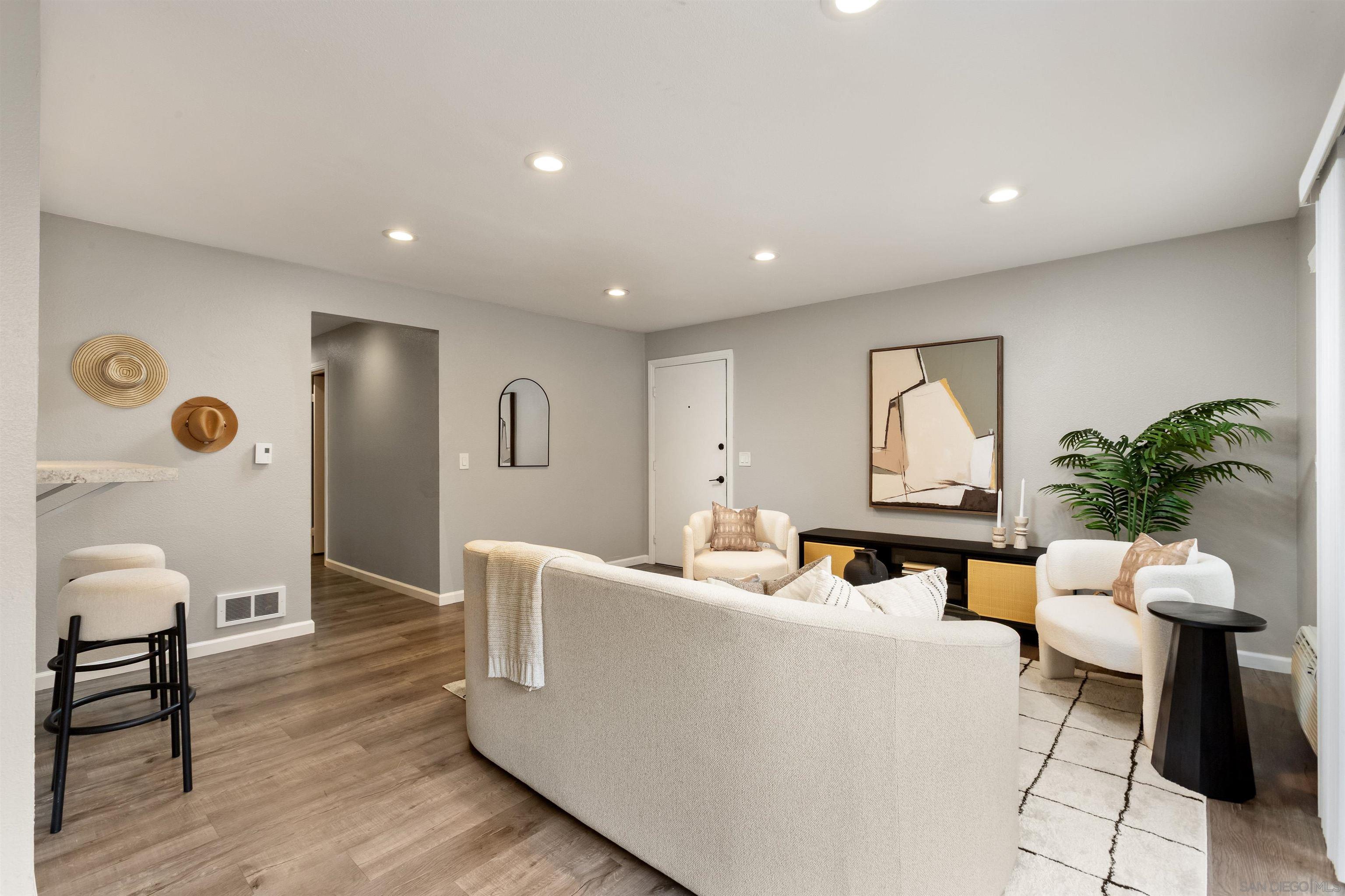 Detail Gallery Image 4 of 34 For 6901  Alvarado Rd  #9,  San Diego,  CA 92120 - 3 Beds | 2 Baths