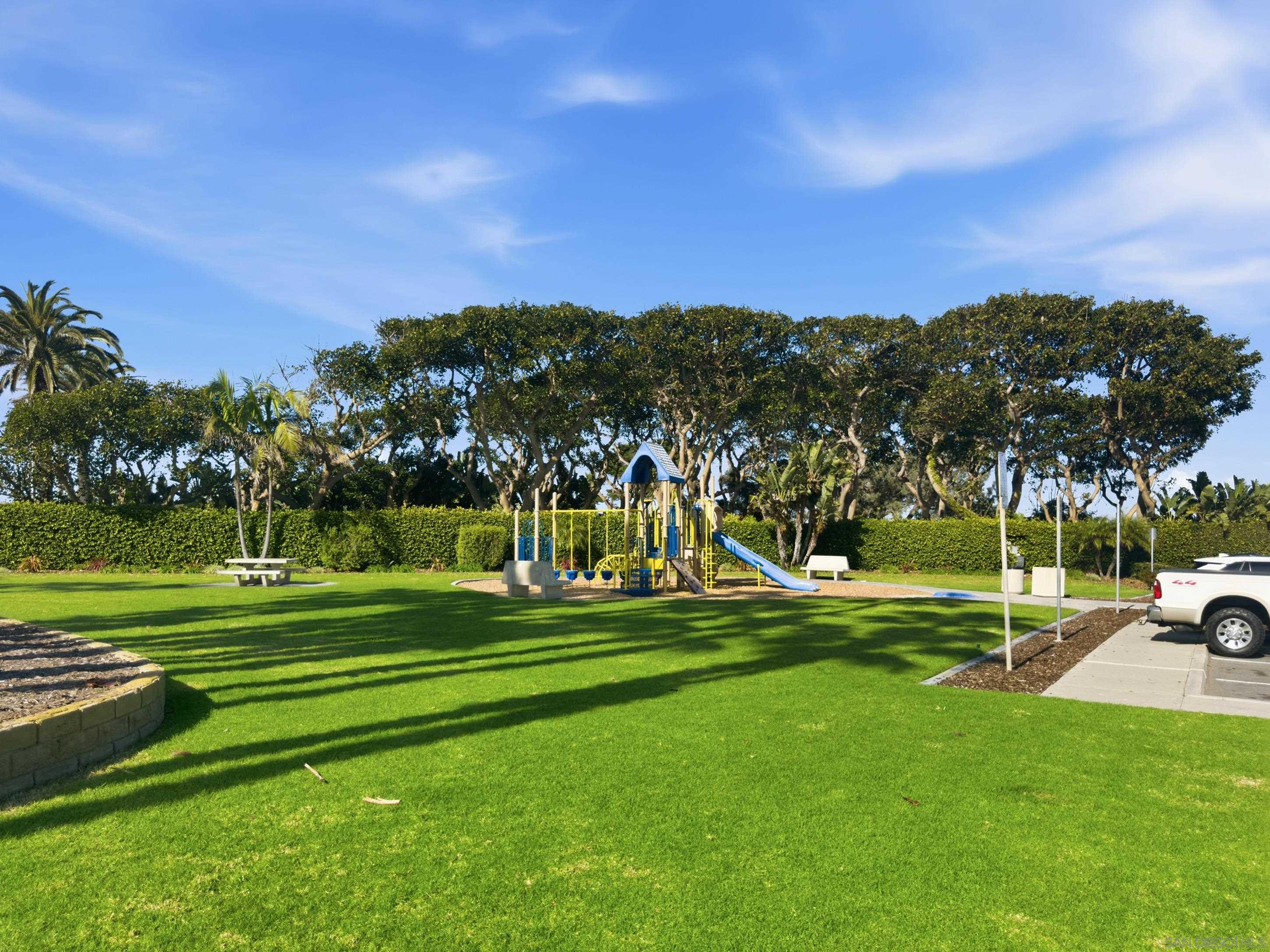 Detail Gallery Image 31 of 39 For 22  Montego Ct, Coronado,  CA 92118 - 1 Beds | 2 Baths