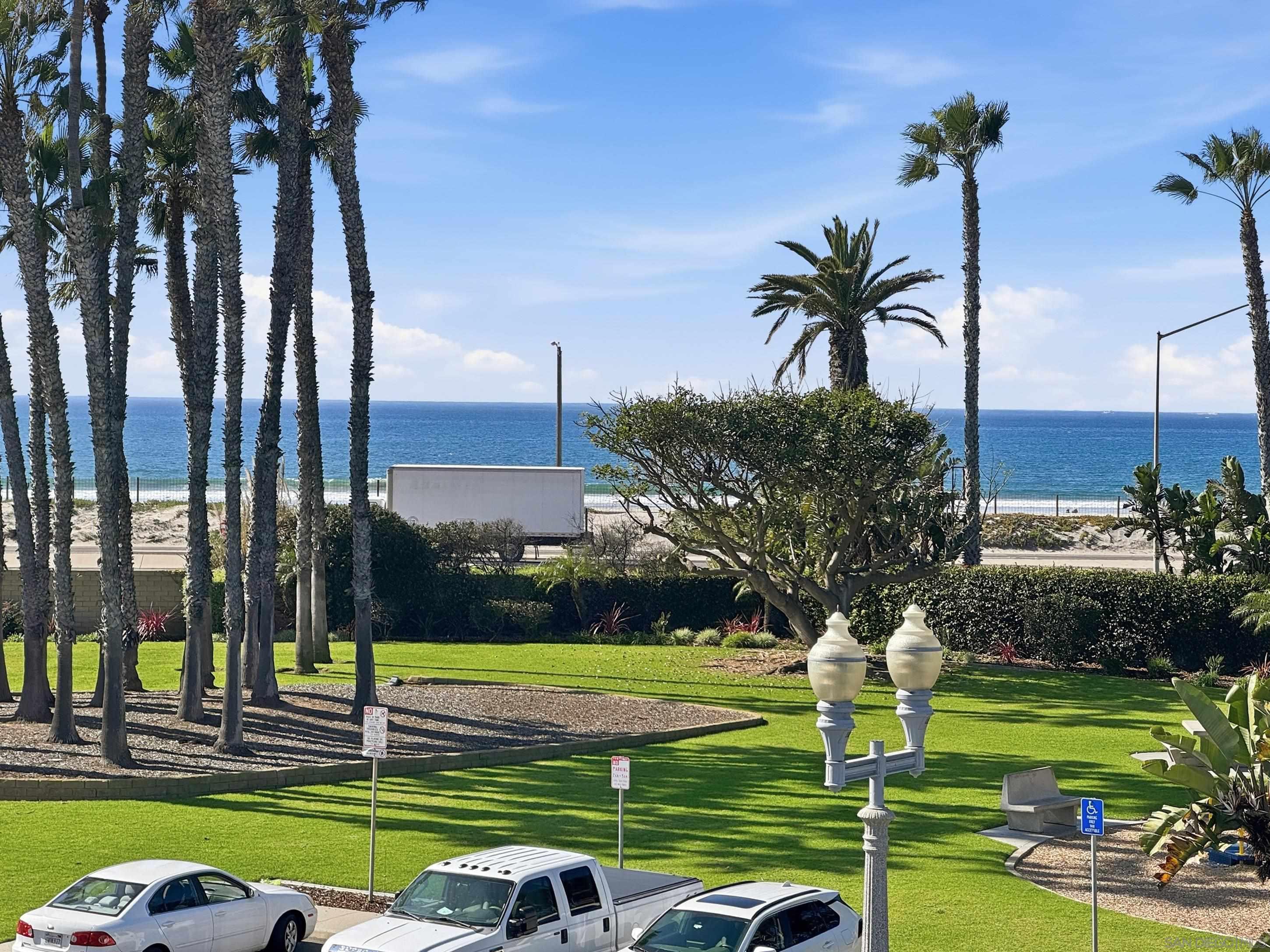 Detail Gallery Image 10 of 39 For 22  Montego Ct, Coronado,  CA 92118 - 1 Beds | 2 Baths