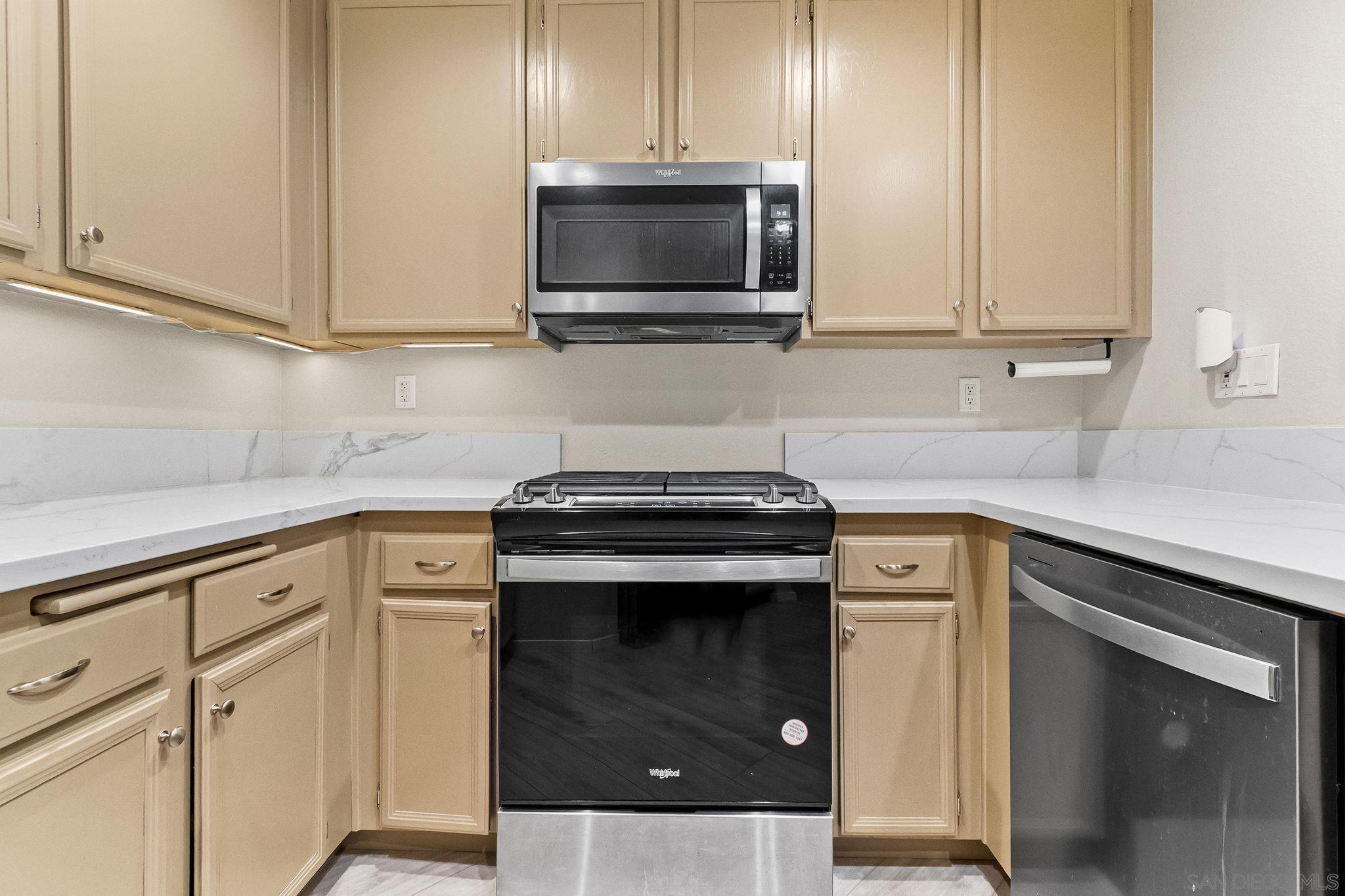 Detail Gallery Image 5 of 43 For 7358  Park View Ct.  #145,  Santee,  CA 92071 - 2 Beds | 2 Baths