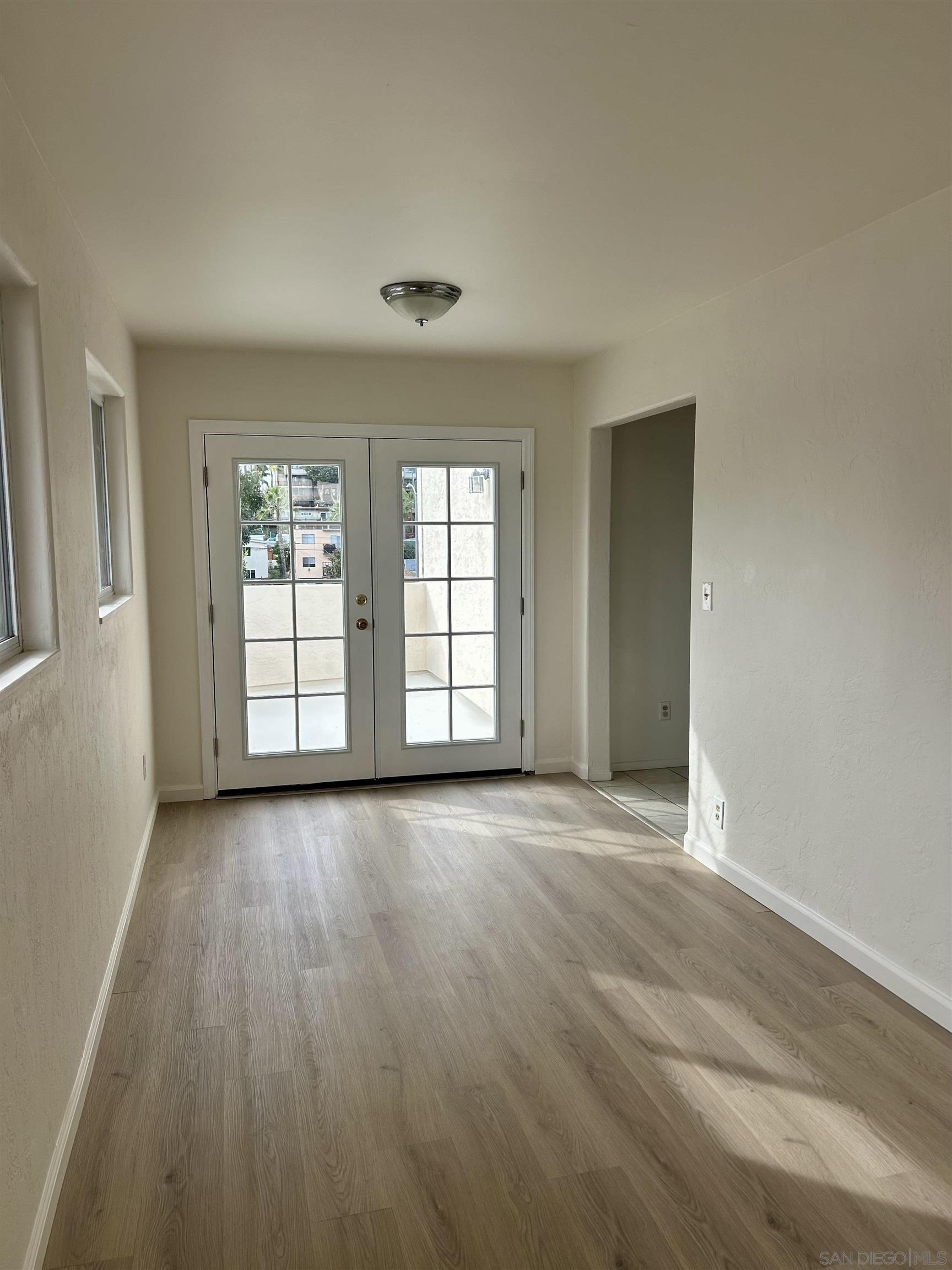 Detail Gallery Image 8 of 11 For 1042 S Coast Highway 101, Encinitas,  CA 92024 - 2 Beds | 1 Baths