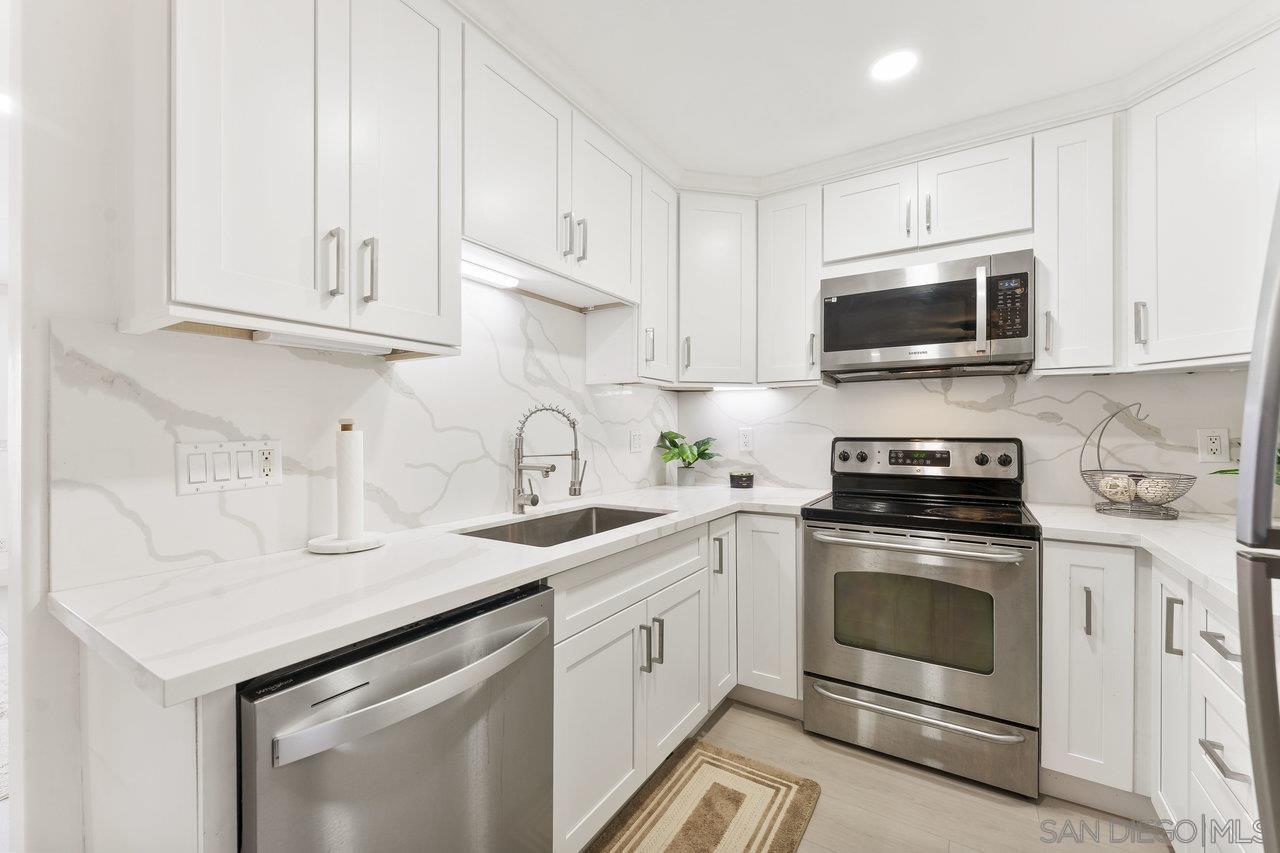 Detail Gallery Image 13 of 34 For 5055  Collwood Blvd  #304,  San Diego,  CA 92115 - 2 Beds | 2 Baths