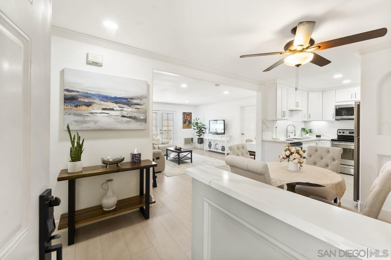 Detail Gallery Image 4 of 34 For 5055  Collwood Blvd  #304,  San Diego,  CA 92115 - 2 Beds | 2 Baths