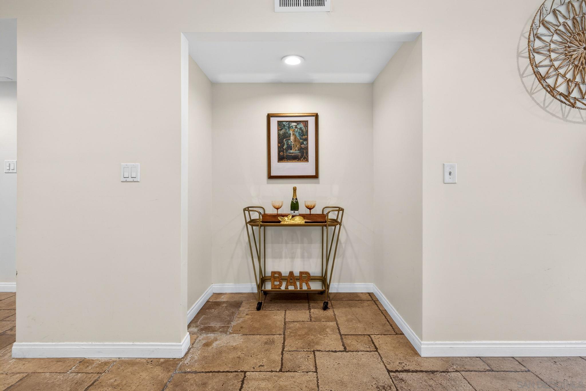 Detail Gallery Image 21 of 65 For 6992  Camino Degrazia, San Diego,  CA 92111 - 3 Beds | 3 Baths