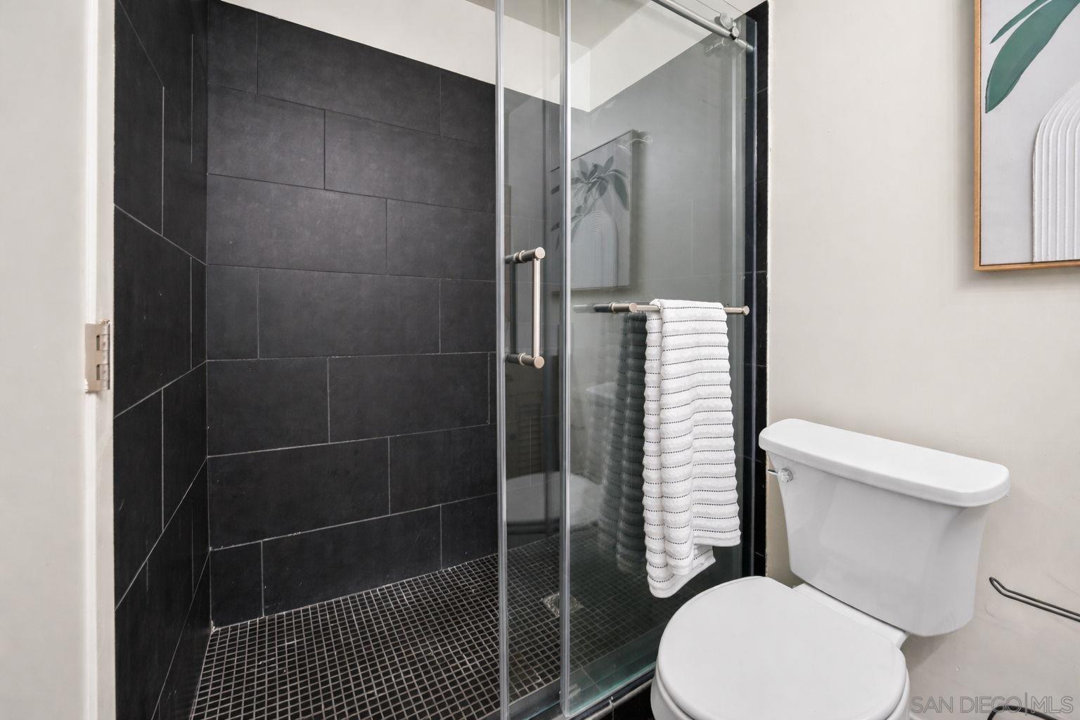 Detail Gallery Image 27 of 65 For 6992  Camino Degrazia, San Diego,  CA 92111 - 3 Beds | 3 Baths