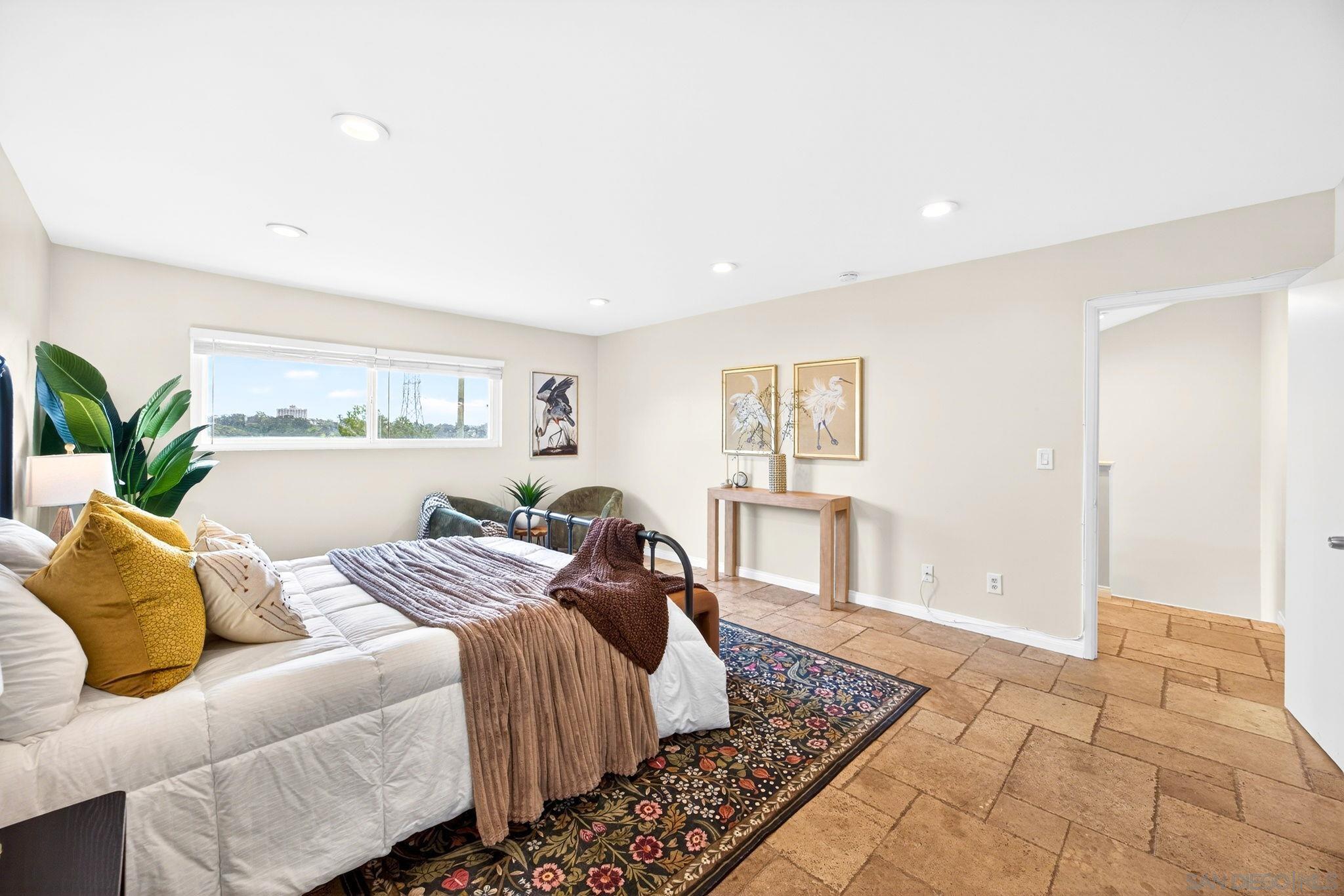 Detail Gallery Image 32 of 65 For 6992  Camino Degrazia, San Diego,  CA 92111 - 3 Beds | 3 Baths