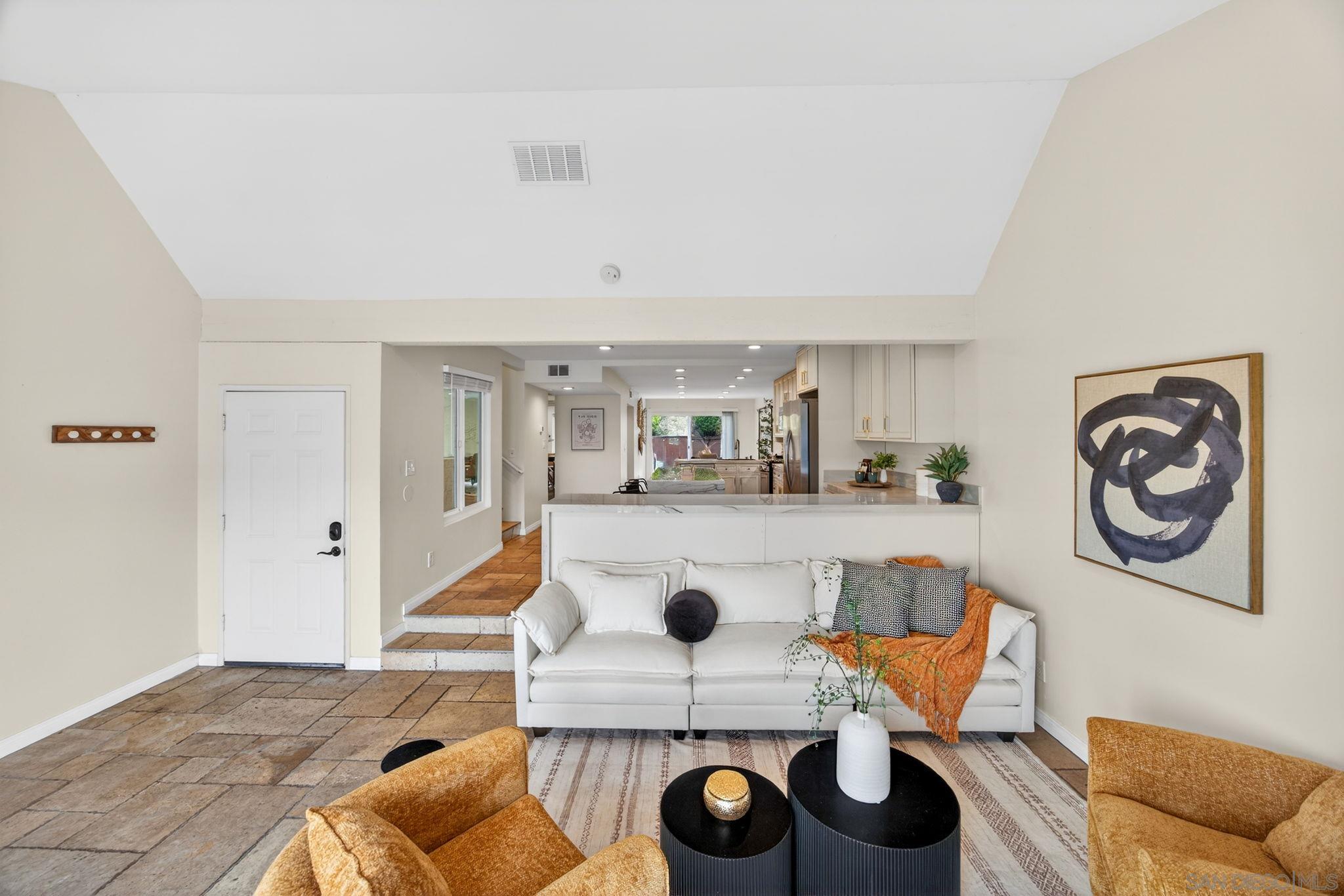 Detail Gallery Image 5 of 65 For 6992  Camino Degrazia, San Diego,  CA 92111 - 3 Beds | 3 Baths