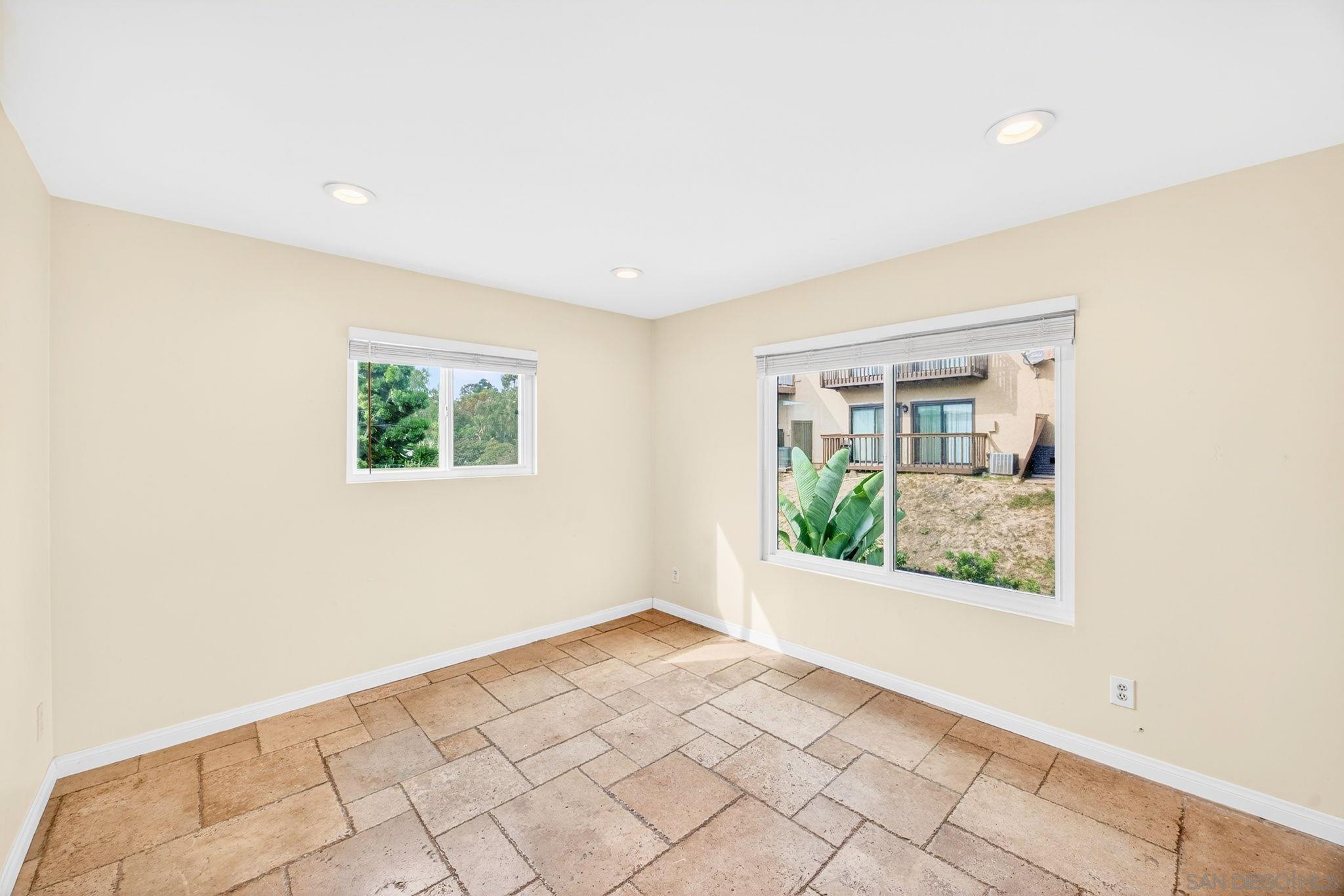 Detail Gallery Image 41 of 65 For 6992  Camino Degrazia, San Diego,  CA 92111 - 3 Beds | 3 Baths