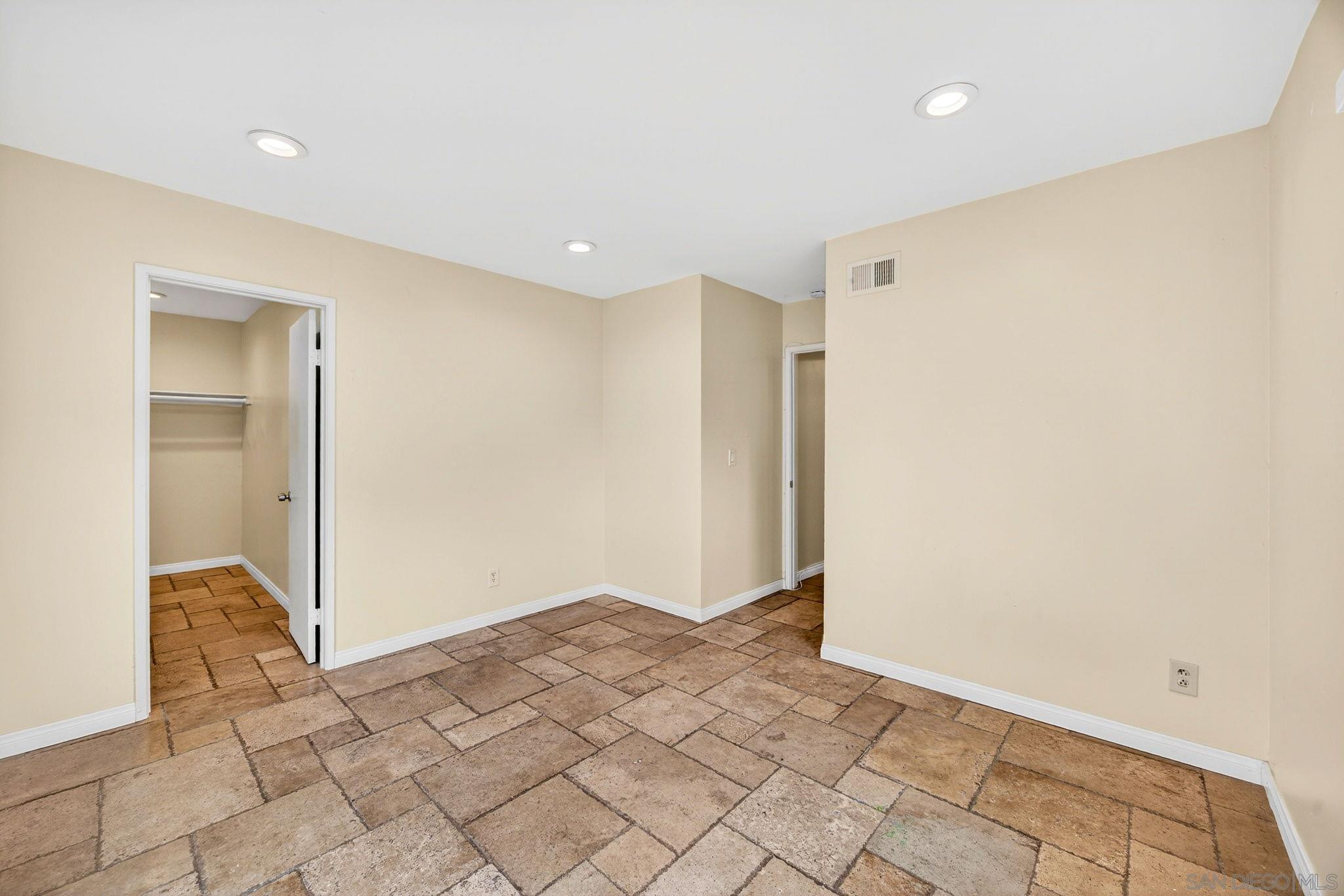 Detail Gallery Image 42 of 65 For 6992  Camino Degrazia, San Diego,  CA 92111 - 3 Beds | 3 Baths