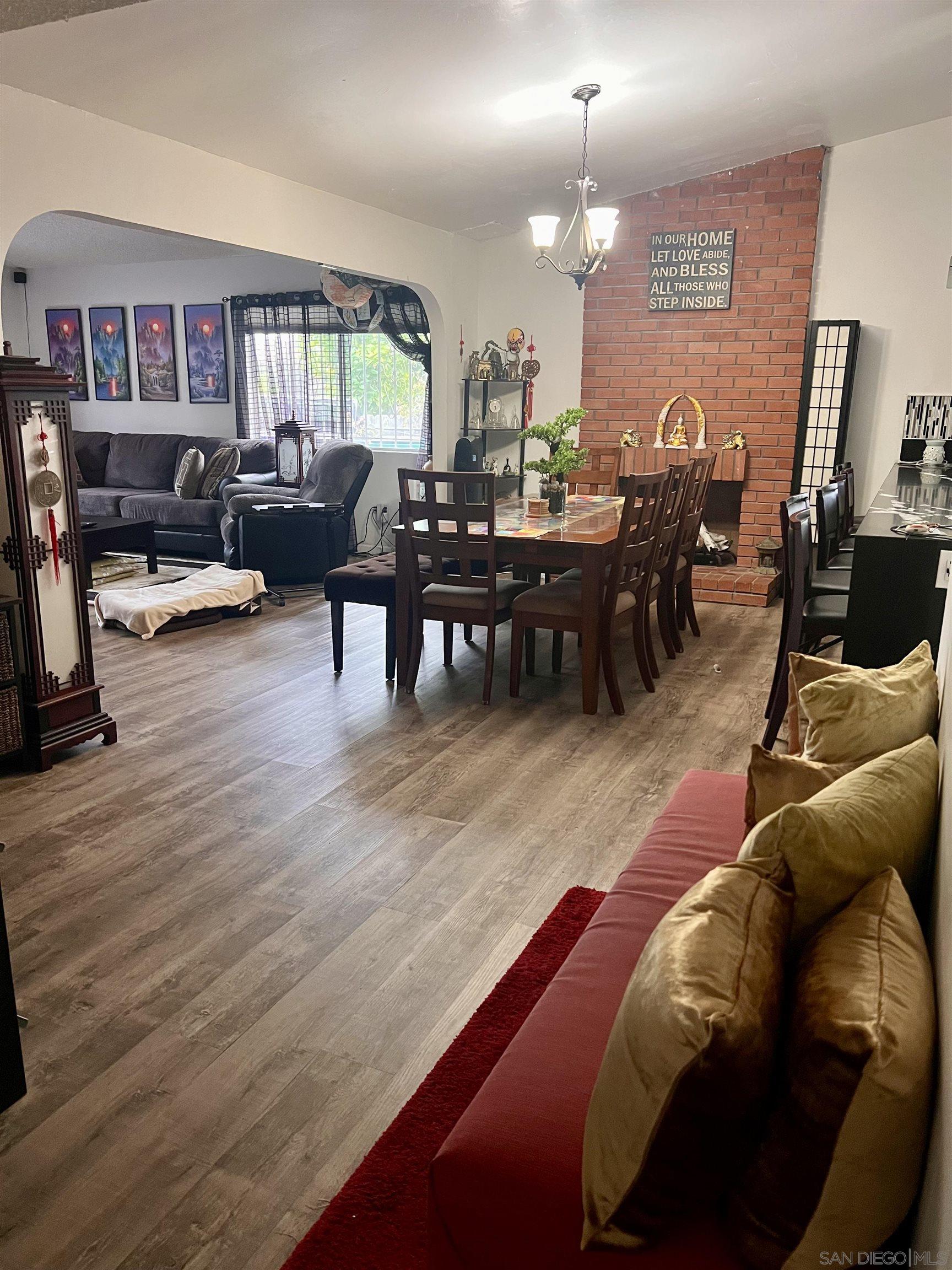 Detail Gallery Image 4 of 10 For 1374  Leaf Terrace, San Diego,  CA 92114 - 3 Beds | 2 Baths