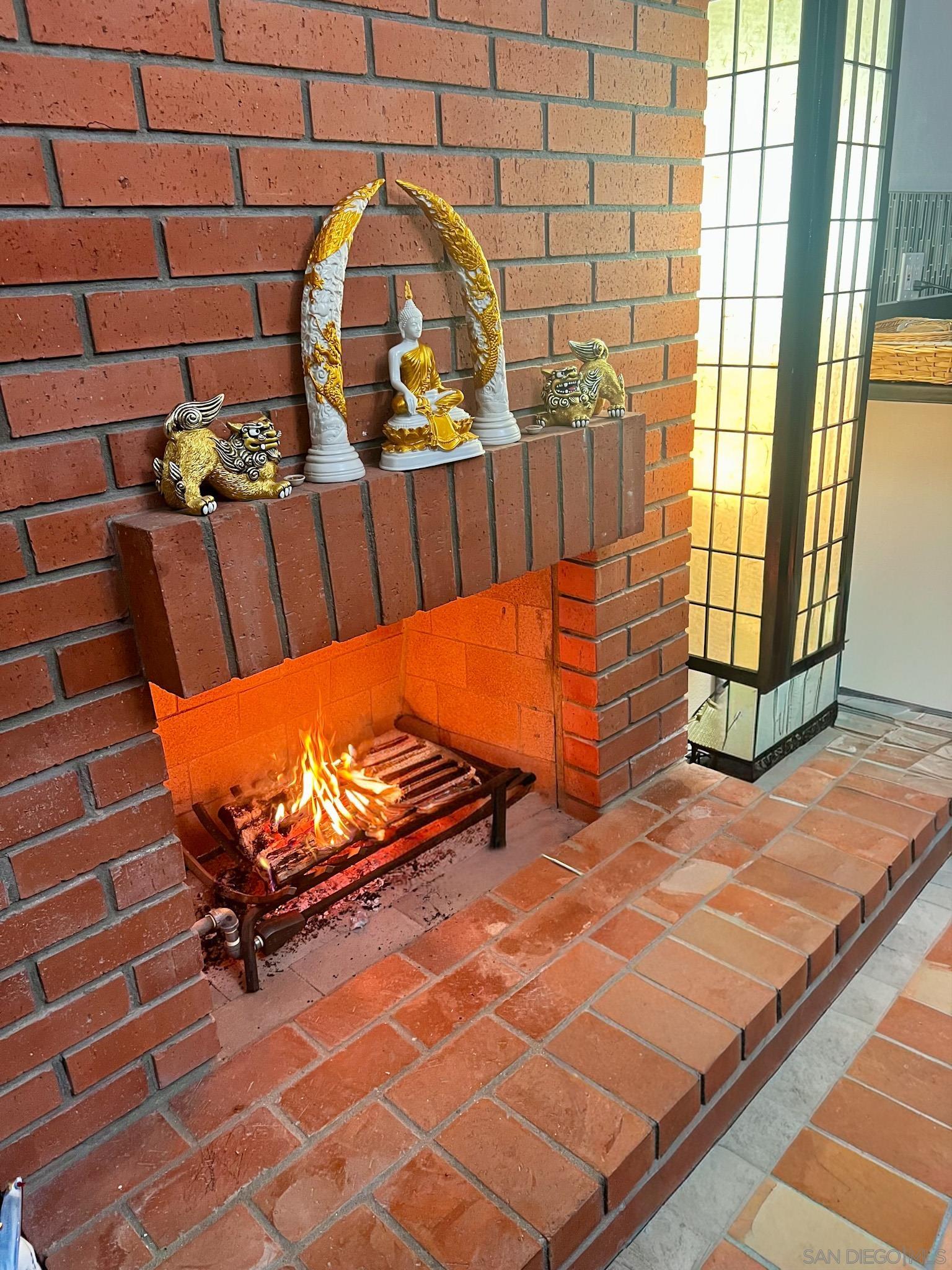 Detail Gallery Image 9 of 10 For 1374  Leaf Terrace, San Diego,  CA 92114 - 3 Beds | 2 Baths