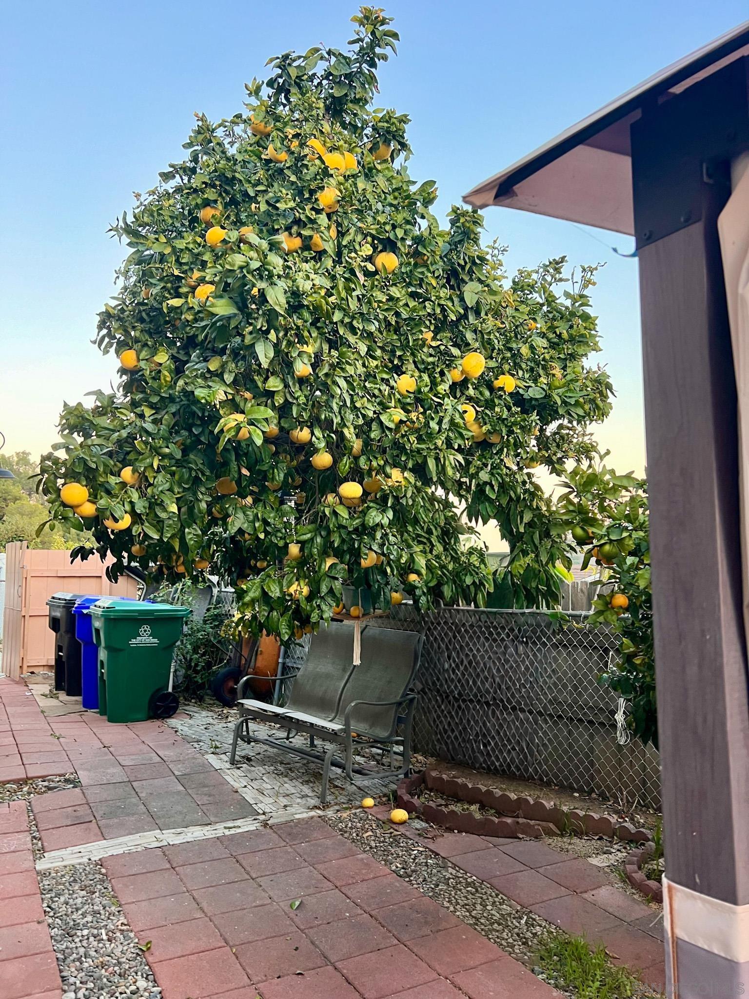 Detail Gallery Image 10 of 10 For 1374  Leaf Terrace, San Diego,  CA 92114 - 3 Beds | 2 Baths