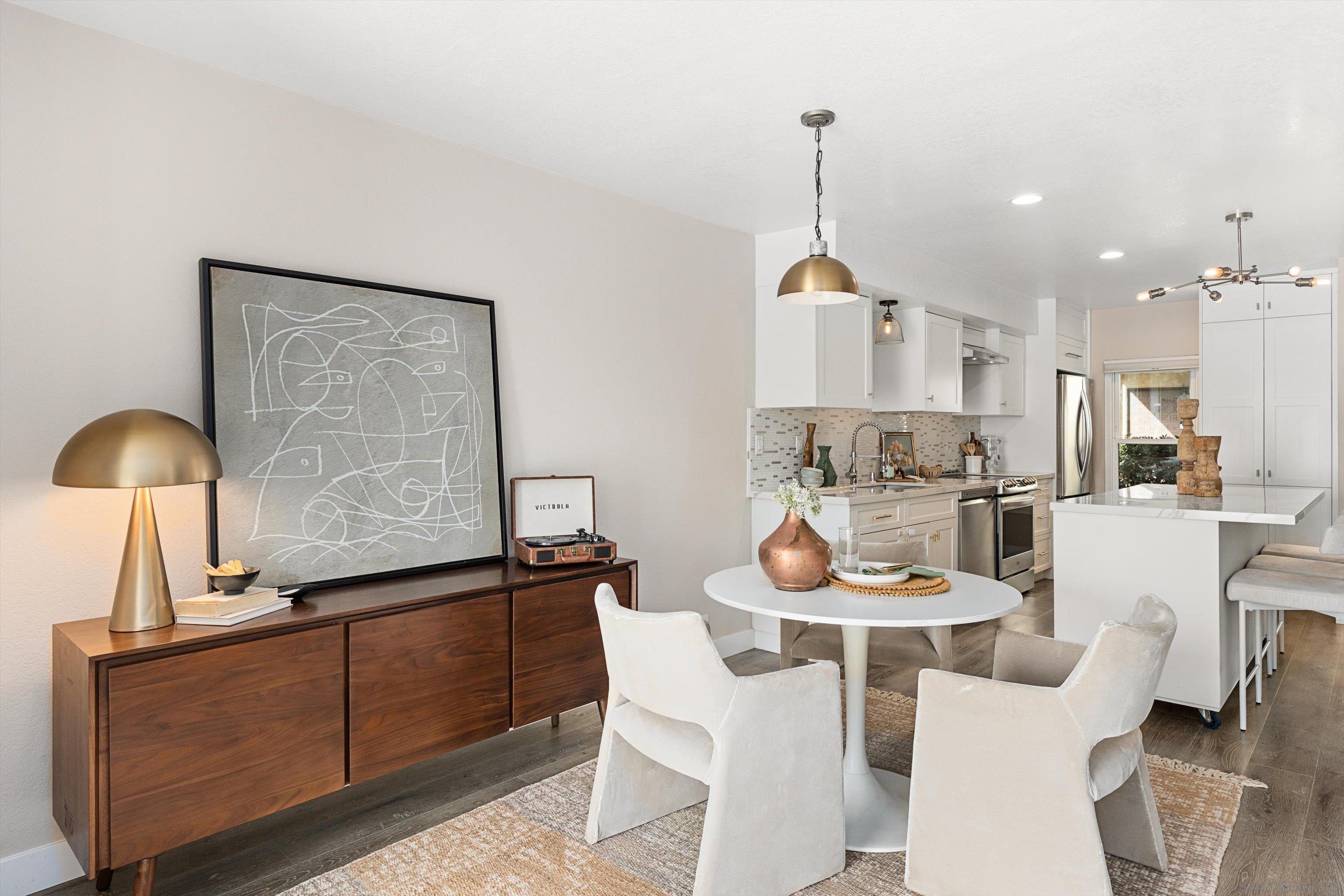 Detail Gallery Image 12 of 44 For 1913  Alga Rd  a,  Carlsbad,  CA 92009 - 2 Beds | 2/1 Baths