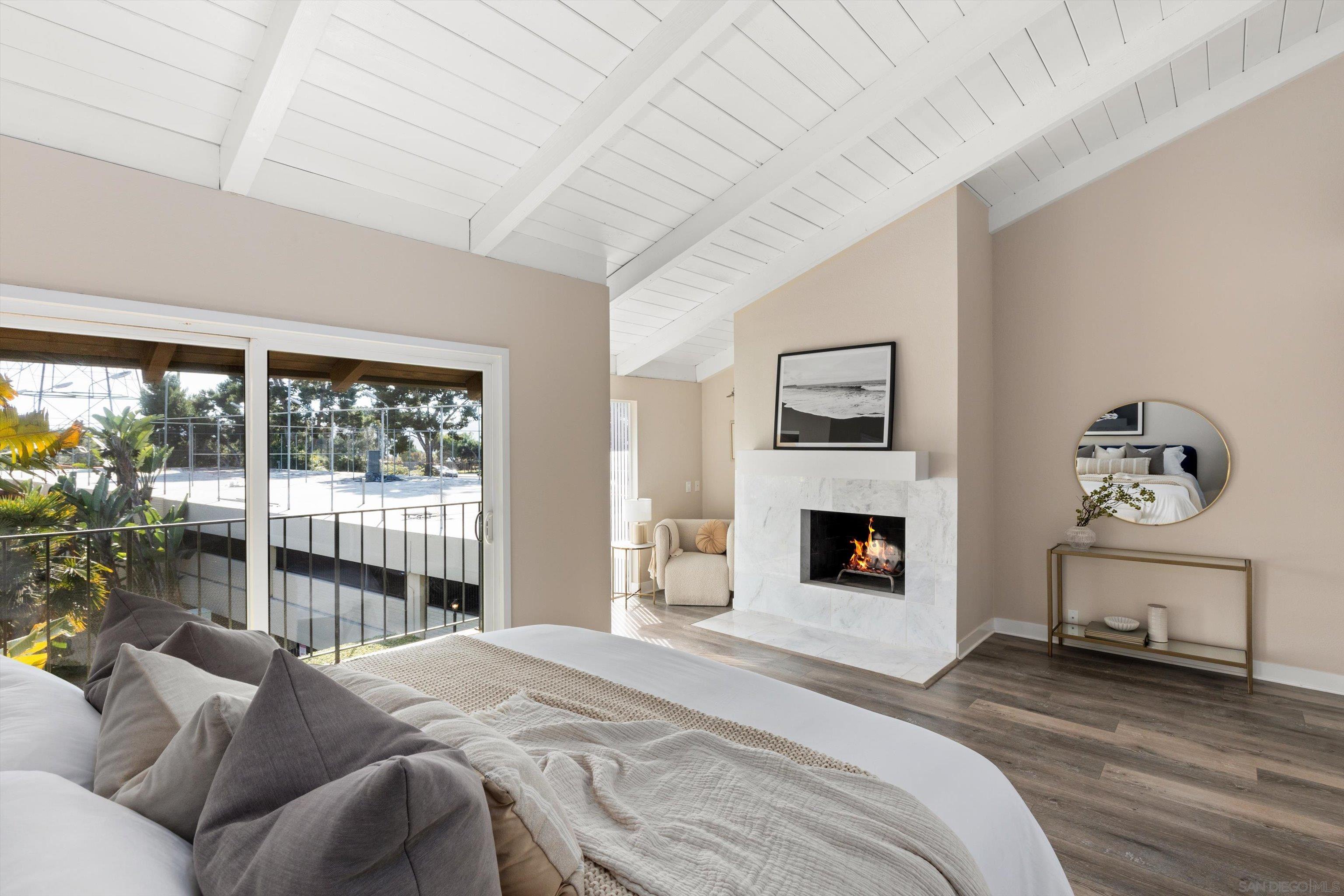 Detail Gallery Image 15 of 44 For 1913  Alga Rd  a,  Carlsbad,  CA 92009 - 2 Beds | 2/1 Baths