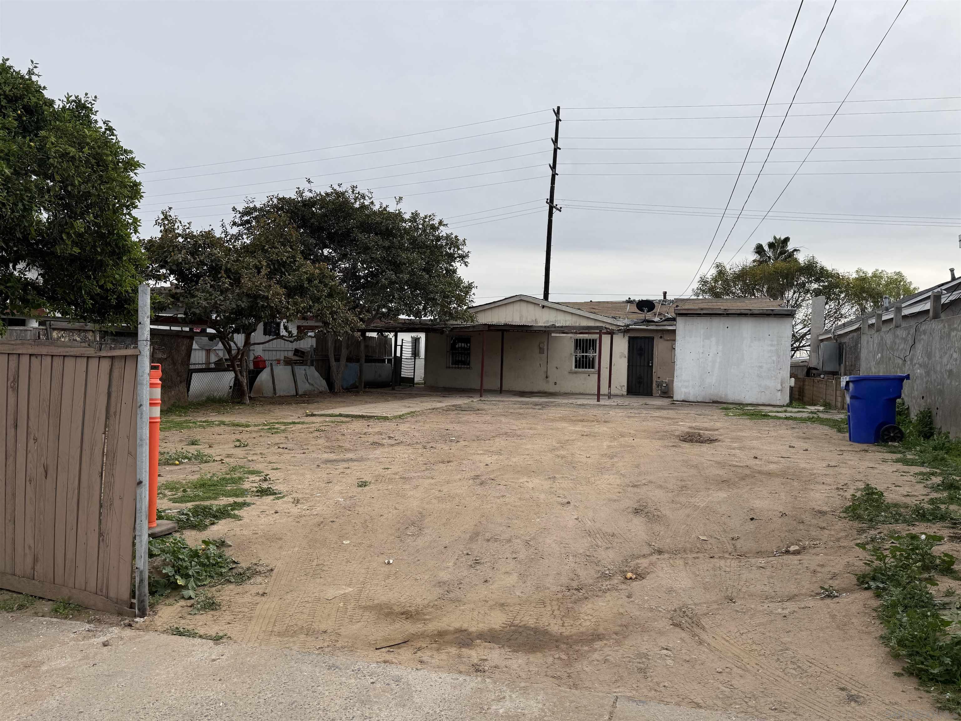 Detail Gallery Image 4 of 9 For 4162  Delta St, San Diego,  CA 92113 - 5 Beds | 2 Baths