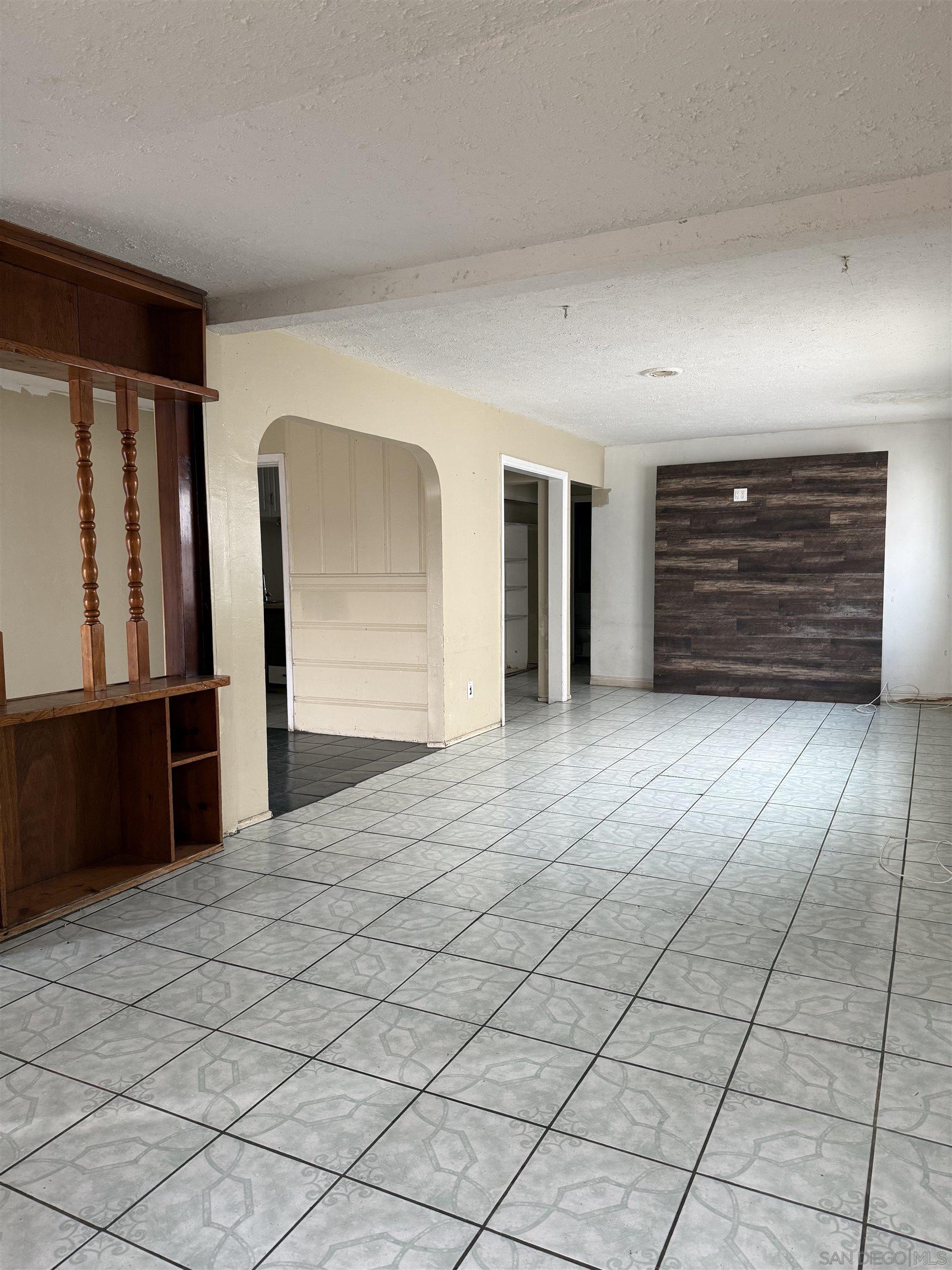 Detail Gallery Image 6 of 9 For 4162  Delta St, San Diego,  CA 92113 - 5 Beds | 2 Baths