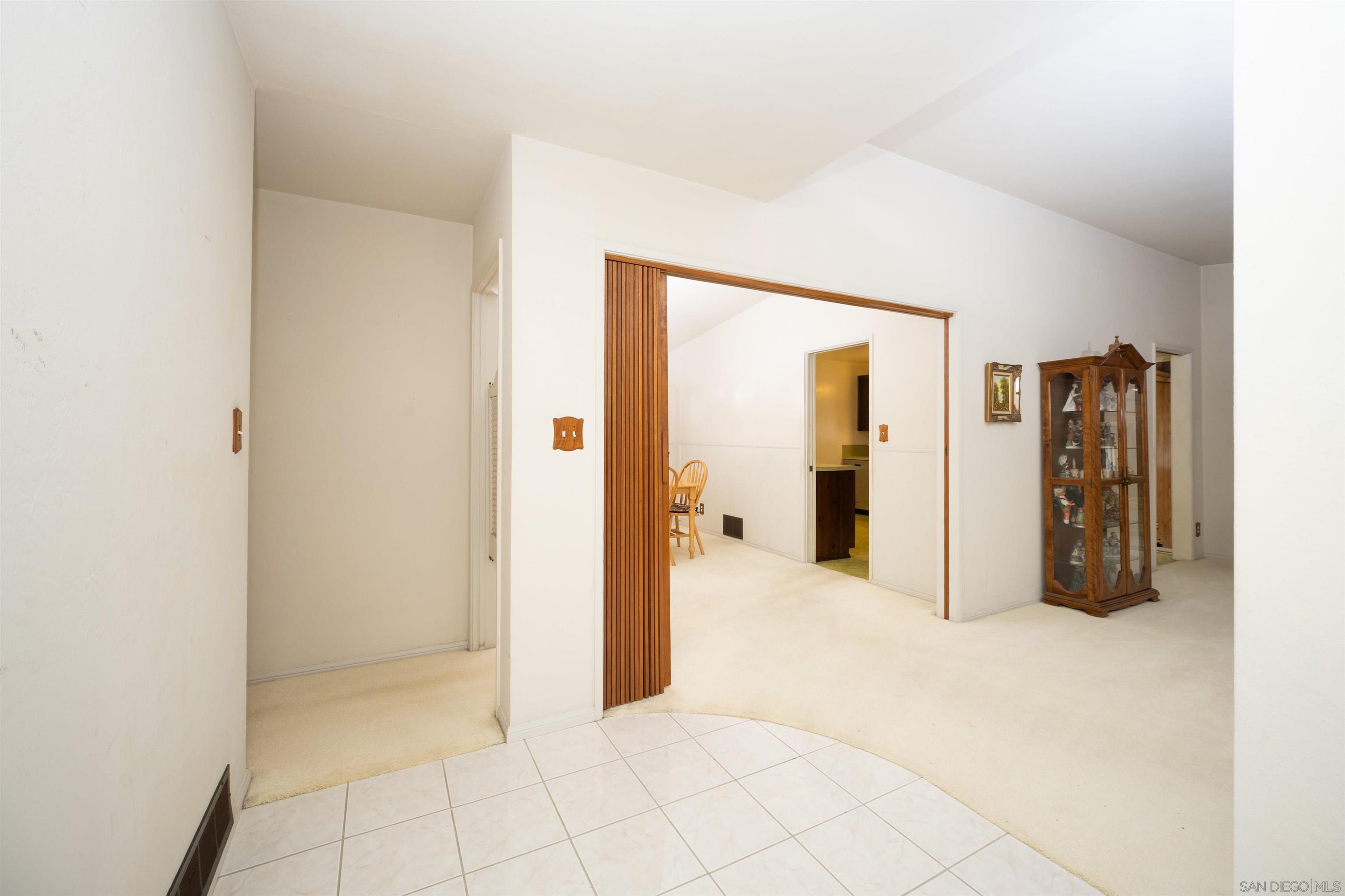 Detail Gallery Image 3 of 30 For 2550  Greyling Dr., San Diego,  CA 92123 - 3 Beds | 2 Baths