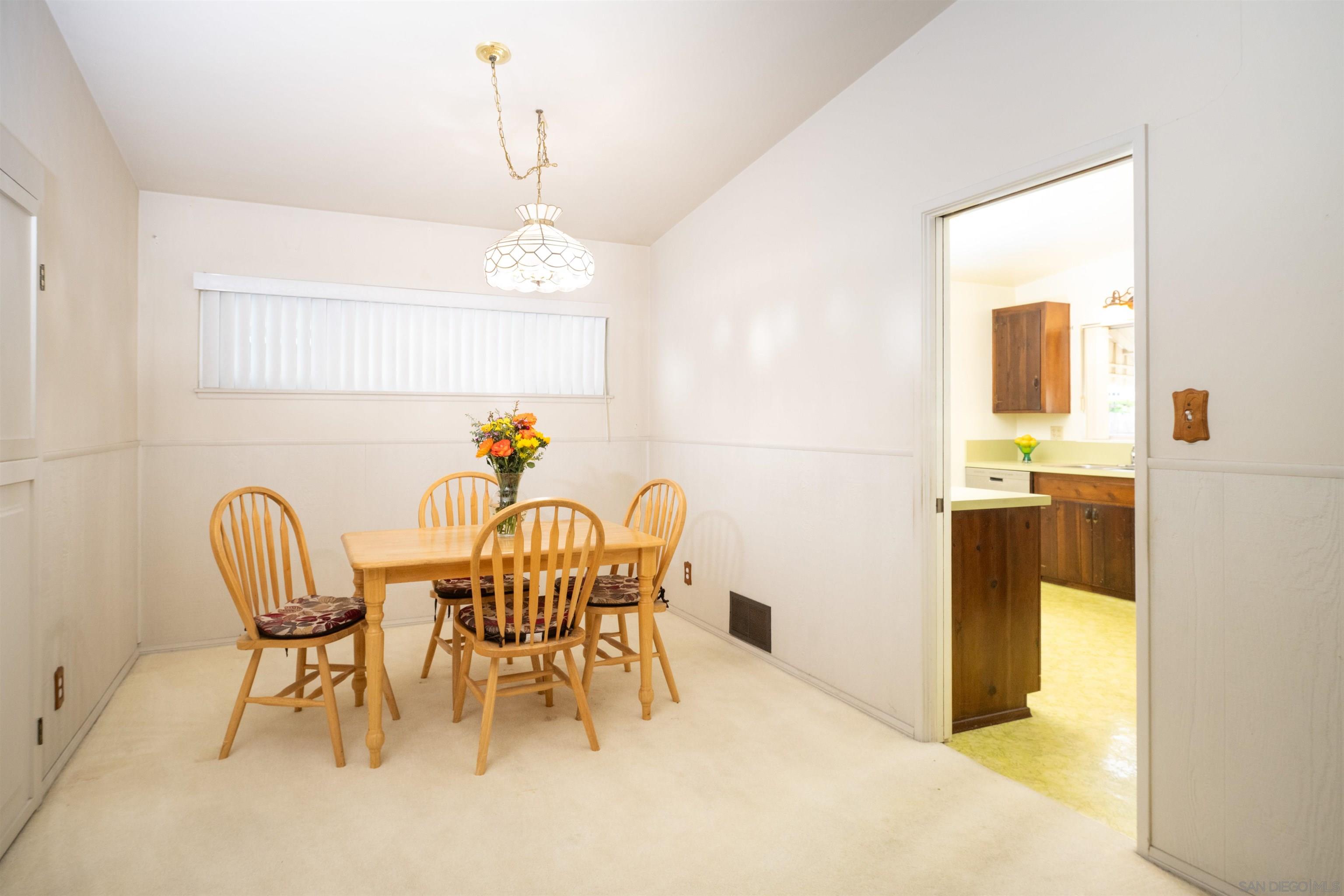 Detail Gallery Image 4 of 30 For 2550  Greyling Dr., San Diego,  CA 92123 - 3 Beds | 2 Baths