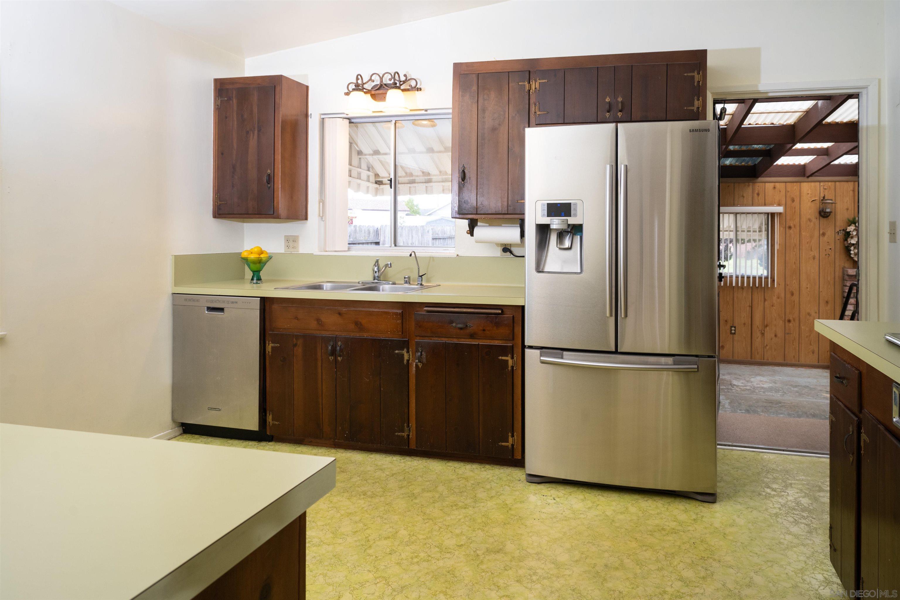 Detail Gallery Image 6 of 30 For 2550  Greyling Dr., San Diego,  CA 92123 - 3 Beds | 2 Baths