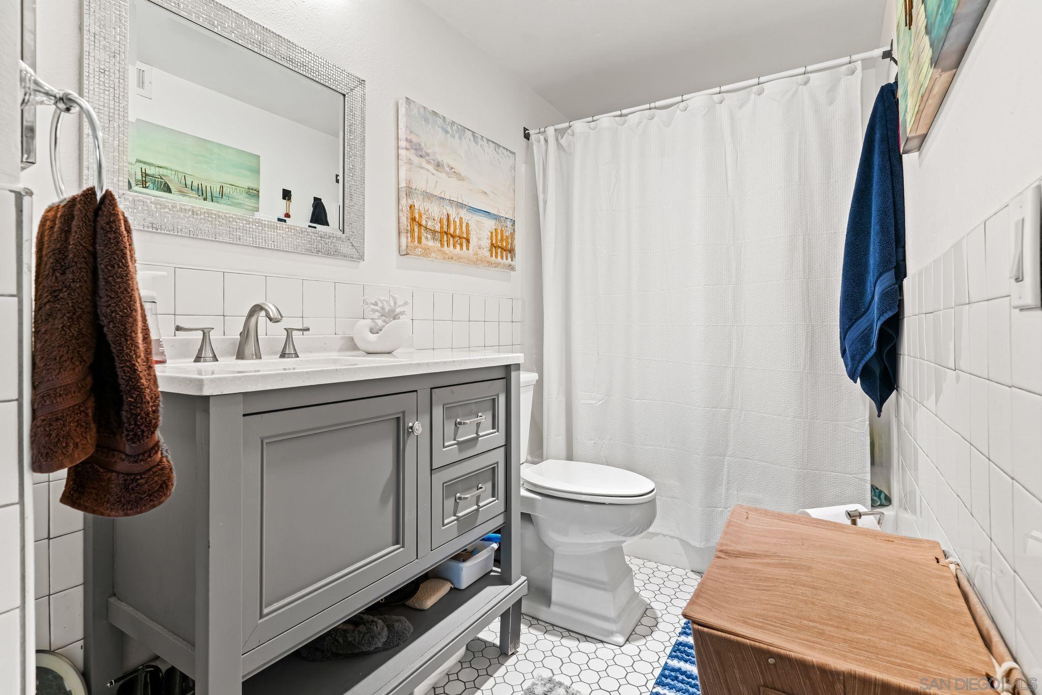 Detail Gallery Image 13 of 26 For 2085  Lakeridge Cir  #203,  Chula Vista,  CA 91913 - 2 Beds | 2 Baths