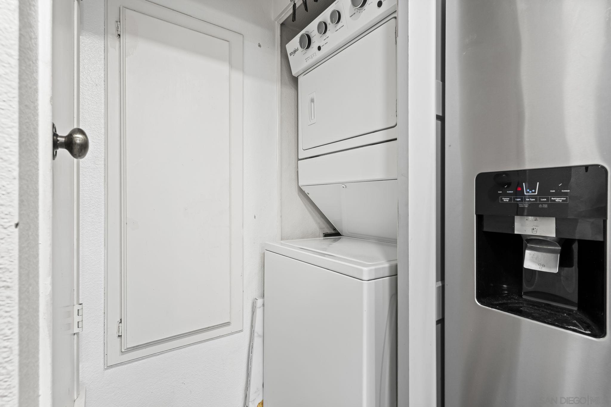 Detail Gallery Image 4 of 26 For 2085  Lakeridge Cir  #203,  Chula Vista,  CA 91913 - 2 Beds | 2 Baths