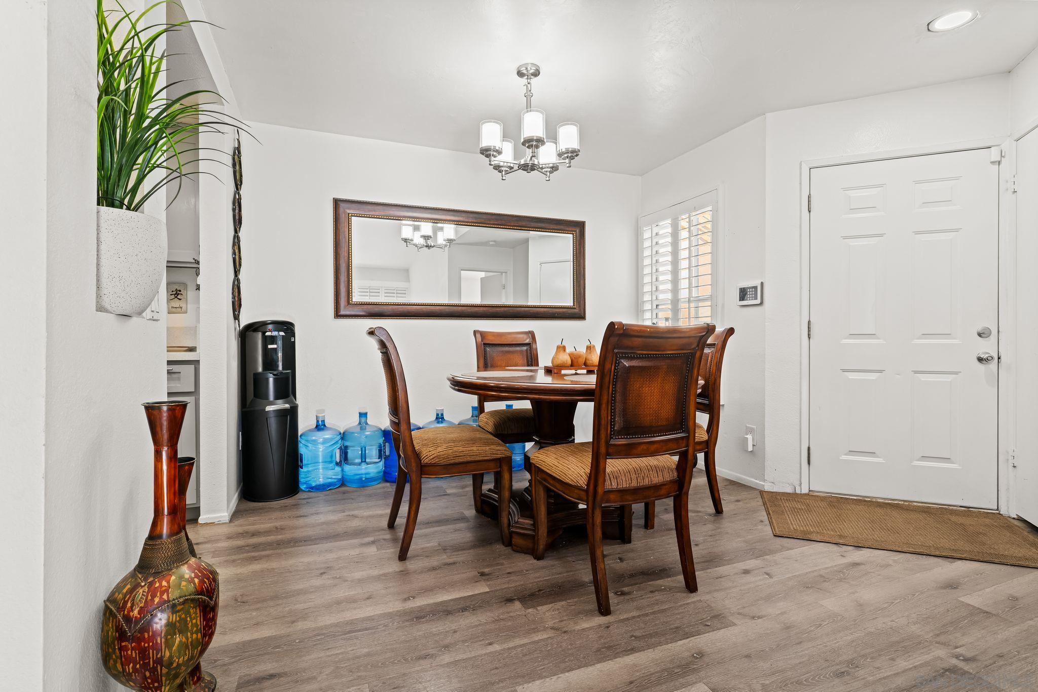 Detail Gallery Image 7 of 26 For 2085  Lakeridge Cir  #203,  Chula Vista,  CA 91913 - 2 Beds | 2 Baths