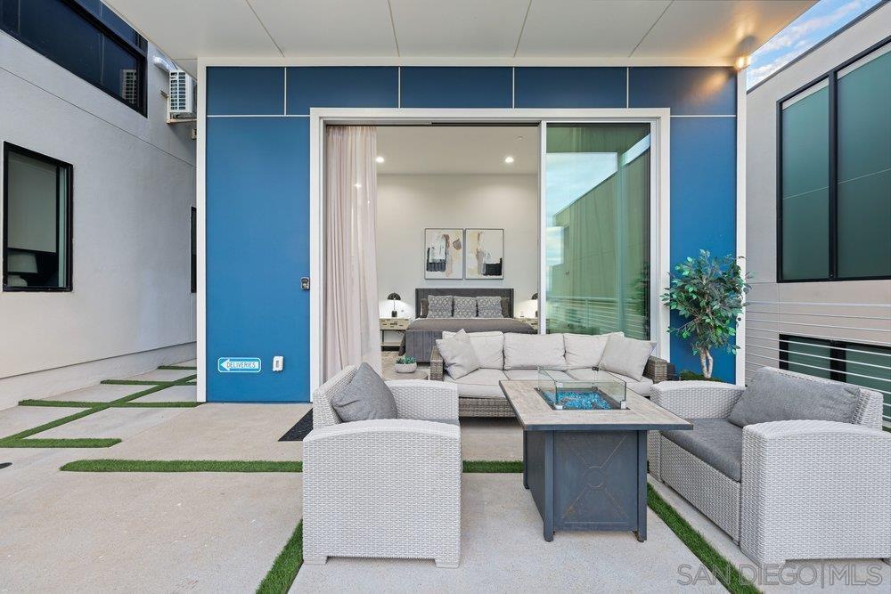 Detail Gallery Image 14 of 49 For 4545 Newport  Ave, San Diego,  CA 92107 - 4 Beds | 3/1 Baths