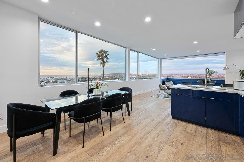 Detail Gallery Image 19 of 43 For 4545 Newport  Ave, San Diego,  CA 92107 - 4 Beds | 3/1 Baths