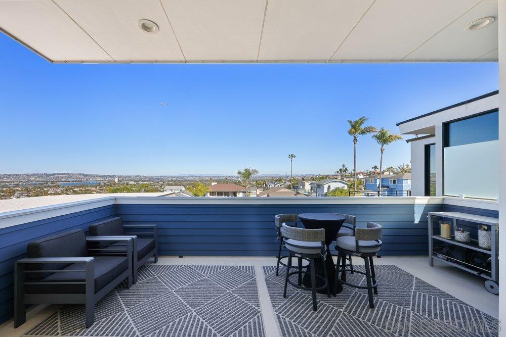 Detail Gallery Image 20 of 49 For 4545 Newport  Ave, San Diego,  CA 92107 - 4 Beds | 3/1 Baths