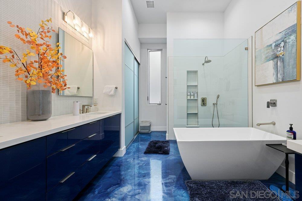 Detail Gallery Image 24 of 43 For 4545 Newport  Ave, San Diego,  CA 92107 - 4 Beds | 3/1 Baths