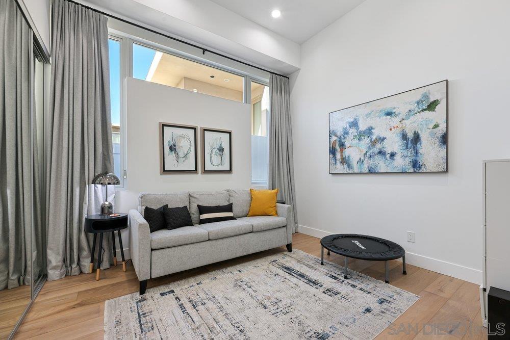 Detail Gallery Image 34 of 49 For 4545 Newport  Ave, San Diego,  CA 92107 - 4 Beds | 3/1 Baths