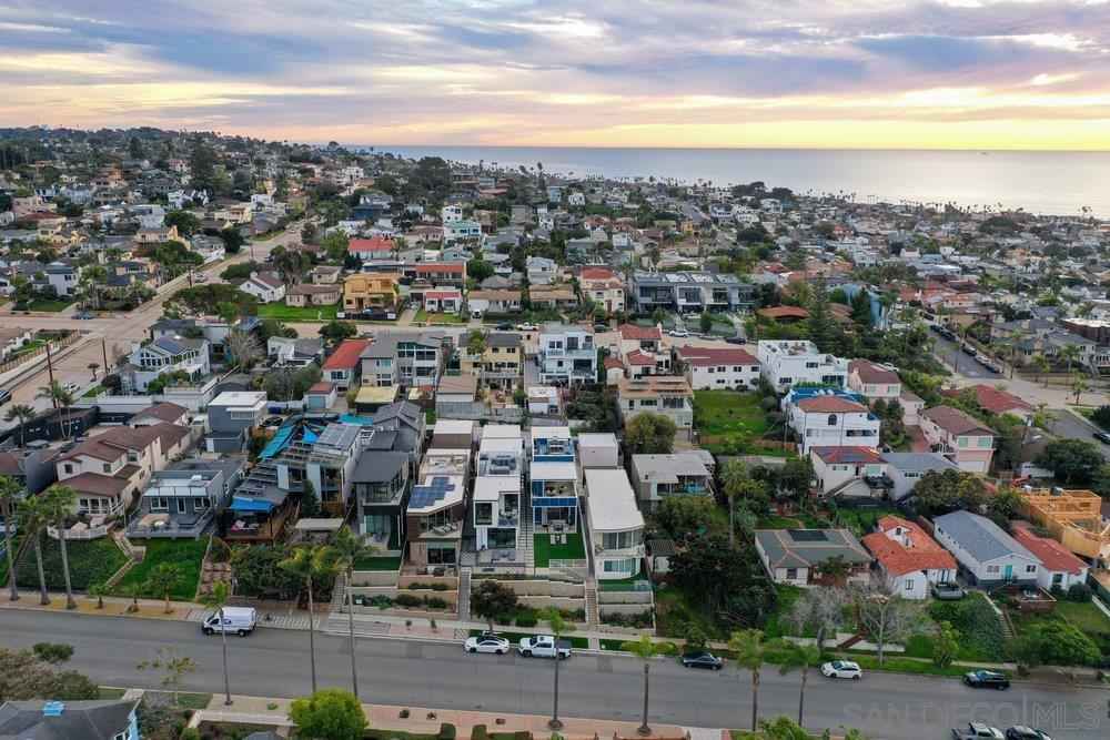 Detail Gallery Image 39 of 43 For 4545 Newport  Ave, San Diego,  CA 92107 - 4 Beds | 3/1 Baths