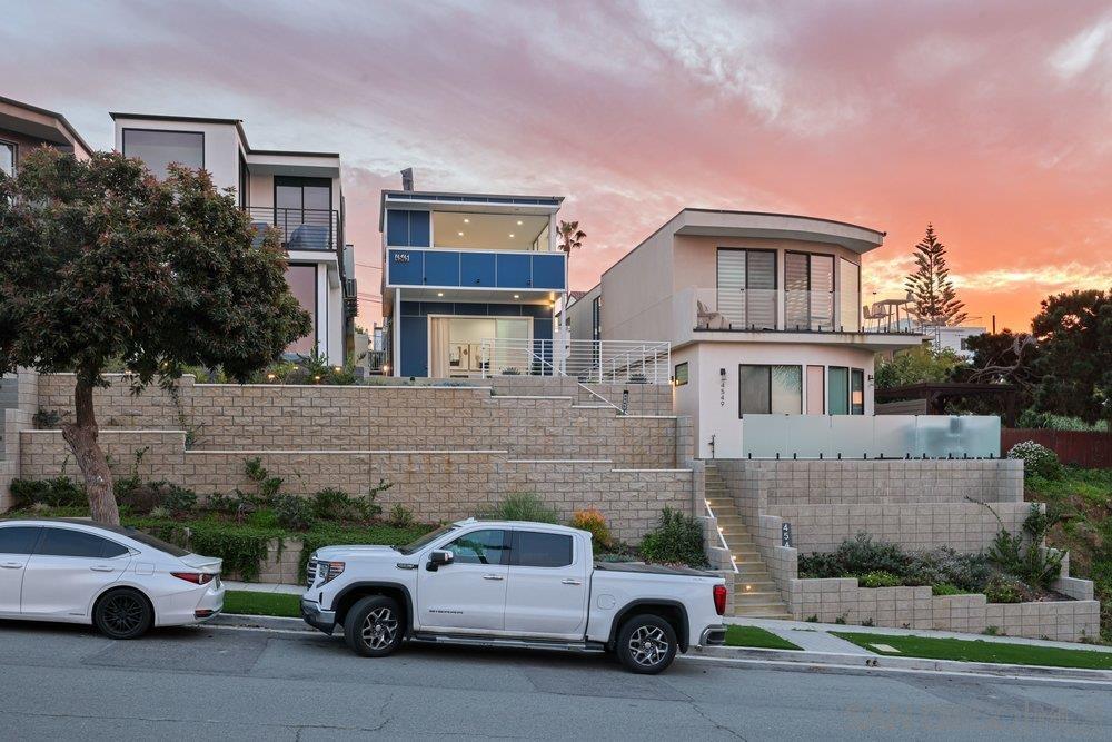 Detail Gallery Image 45 of 49 For 4545 Newport  Ave, San Diego,  CA 92107 - 4 Beds | 3/1 Baths