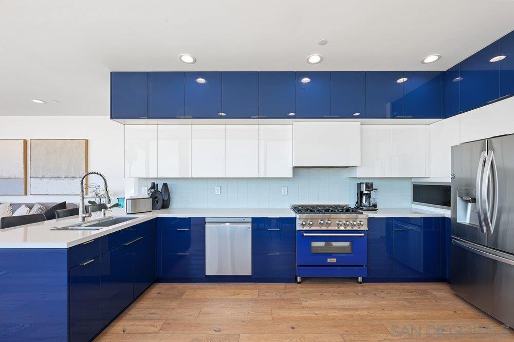 Detail Gallery Image 8 of 49 For 4545 Newport  Ave, San Diego,  CA 92107 - 4 Beds | 3/1 Baths