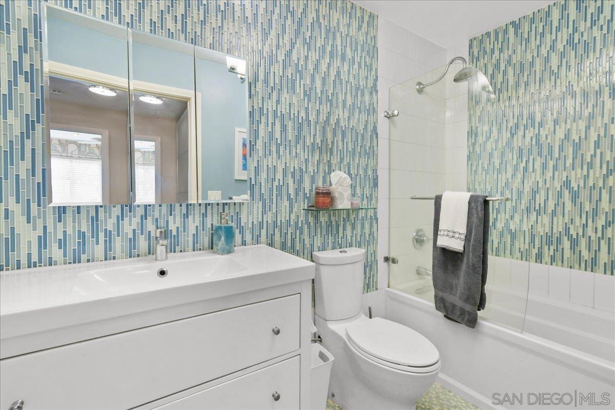 Detail Gallery Image 8 of 13 For 13754  Mango Drive  #123,  Del Mar,  CA 92014 - 1 Beds | 1 Baths