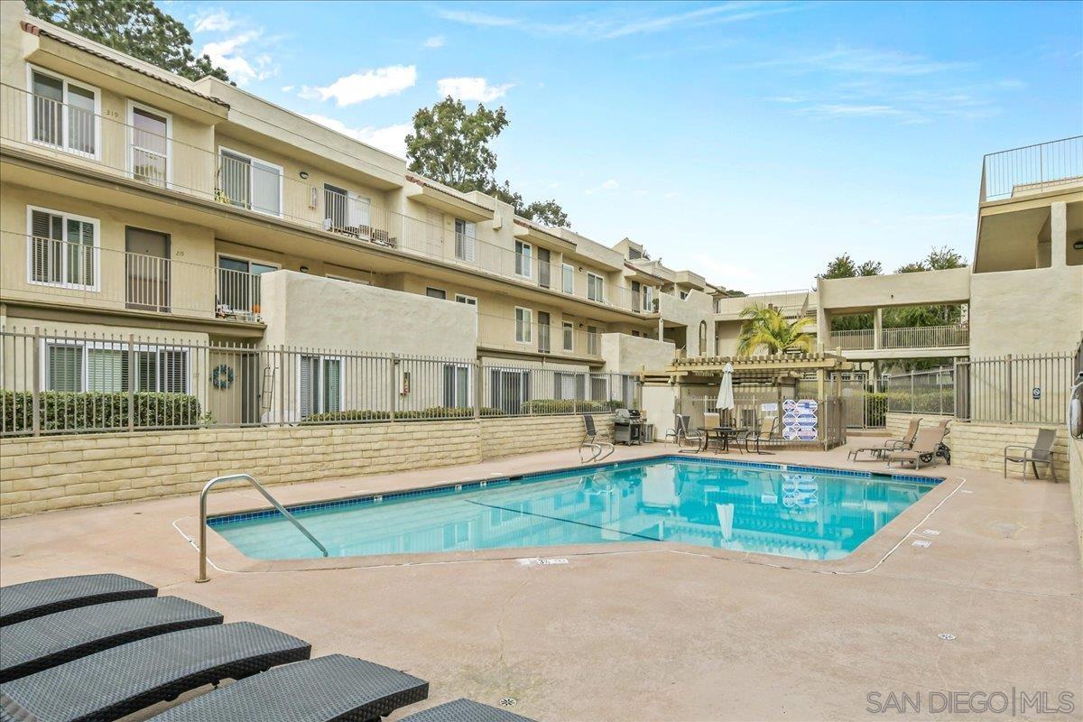 Detail Gallery Image 9 of 13 For 13754  Mango Drive  #123,  Del Mar,  CA 92014 - 1 Beds | 1 Baths