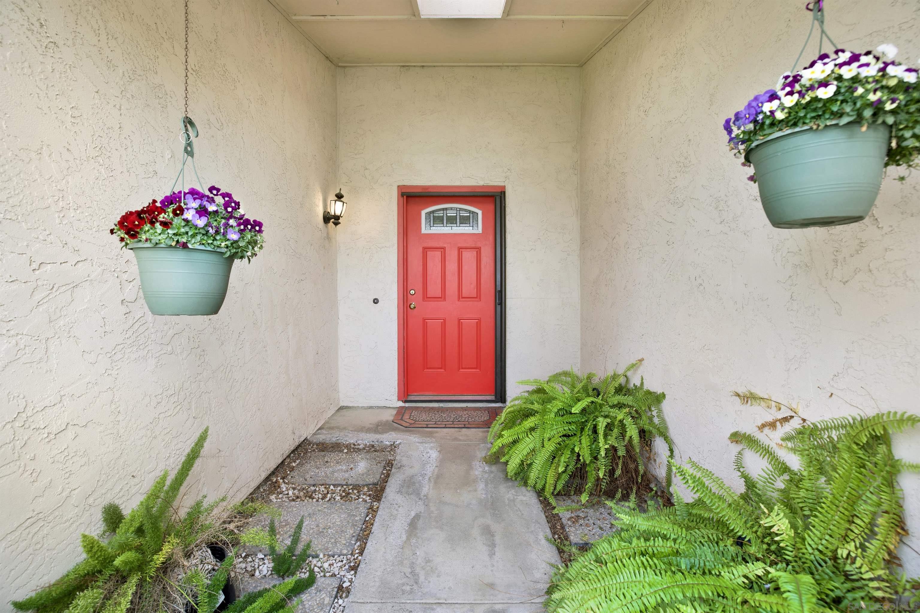 Detail Gallery Image 4 of 22 For 265  Securidad St, Oceanside,  CA 92057 - 2 Beds | 1 Baths
