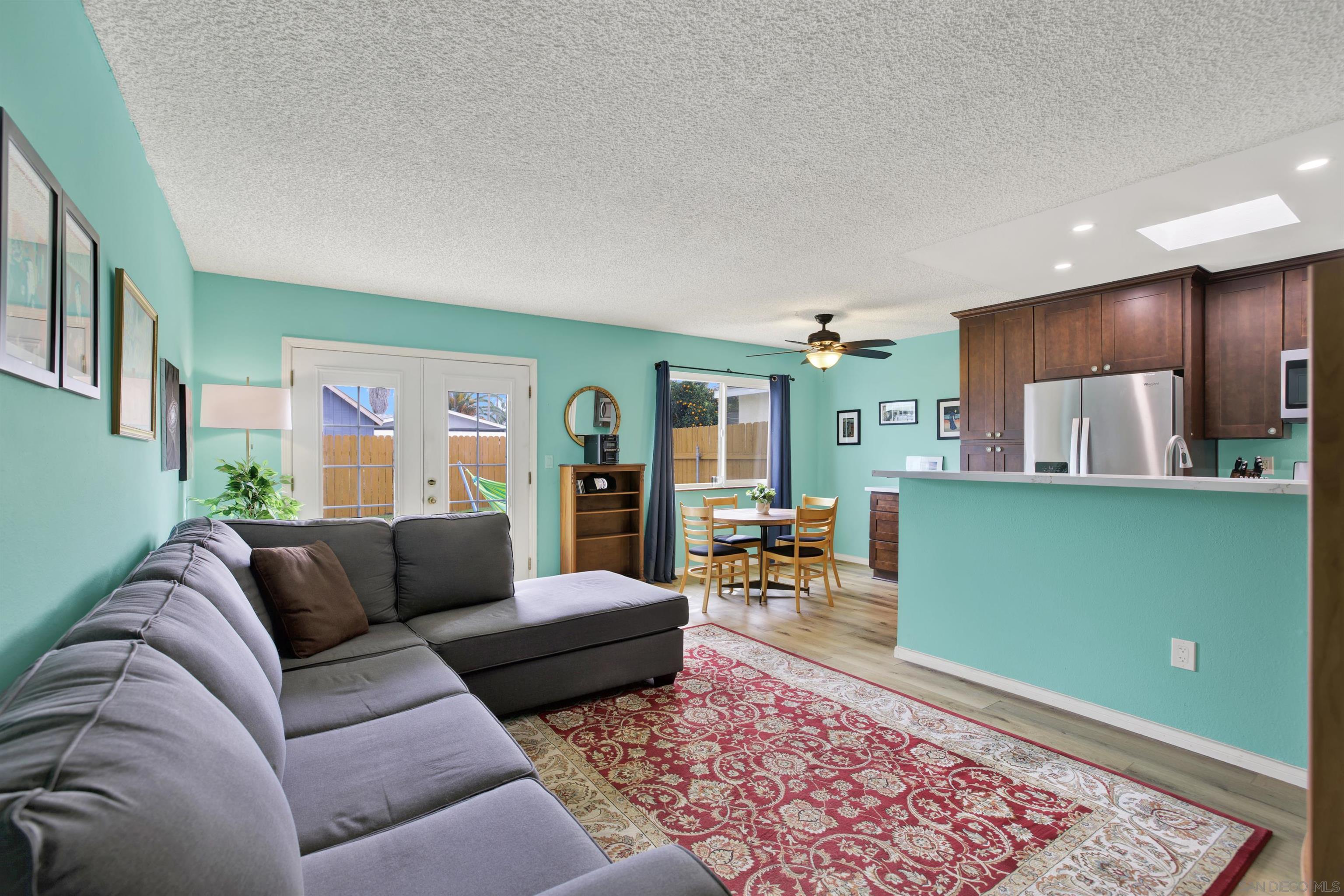 Detail Gallery Image 6 of 22 For 265  Securidad St, Oceanside,  CA 92057 - 2 Beds | 1 Baths