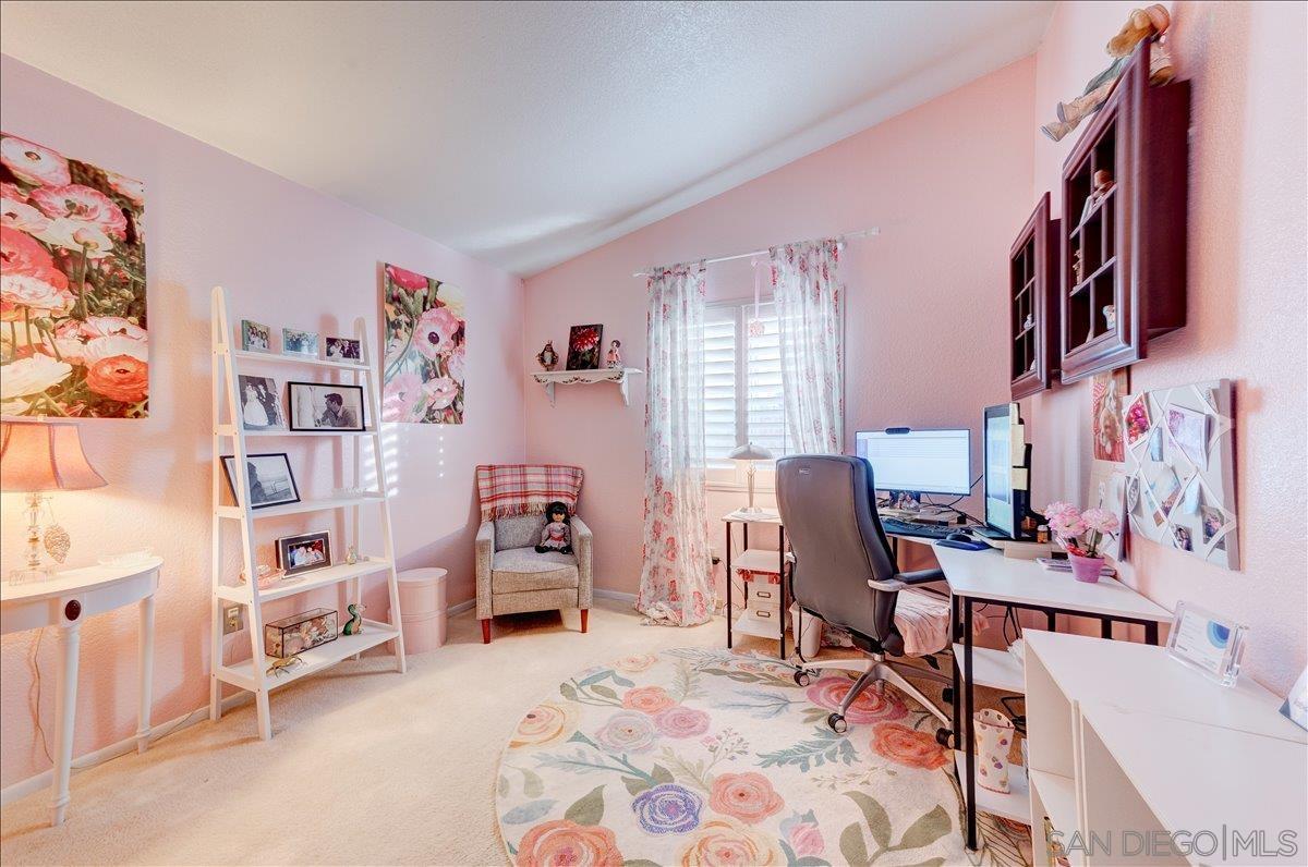 Detail Gallery Image 13 of 31 For 2123  Fiori Dr, Vista,  CA 92084 - 2 Beds | 2 Baths