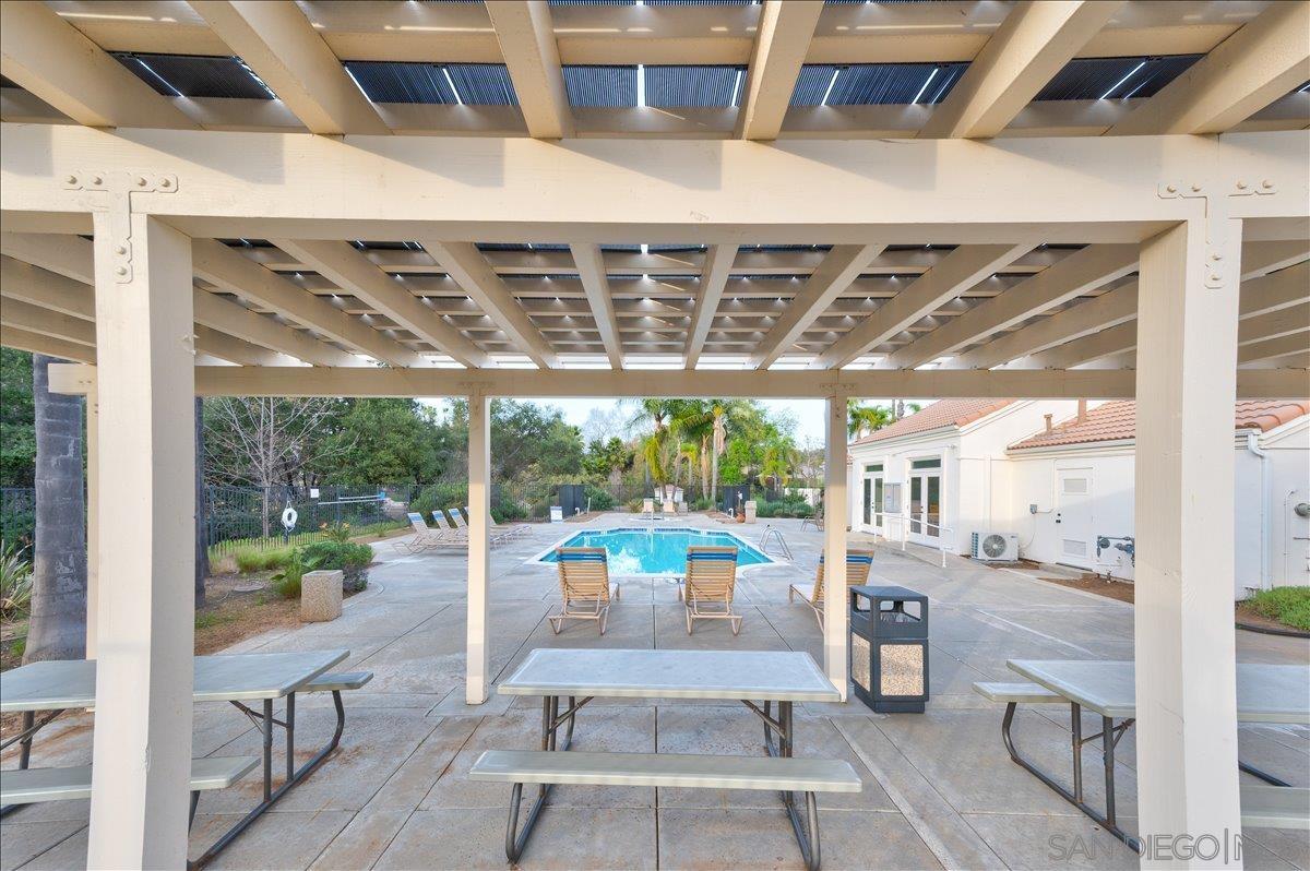 Detail Gallery Image 25 of 31 For 2123  Fiori Dr, Vista,  CA 92084 - 2 Beds | 2 Baths