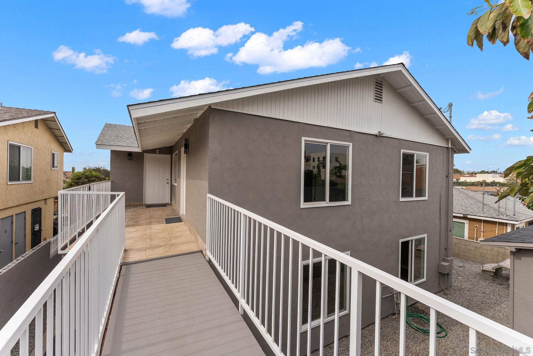 Front Image Thumbnail for SD260002255