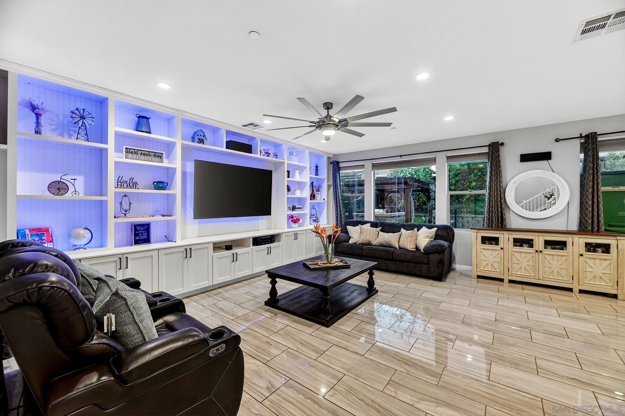 Detail Gallery Image 11 of 49 For 971  Camino Levante, Chula Vista,  CA 91913 - 5 Beds | 3/1 Baths