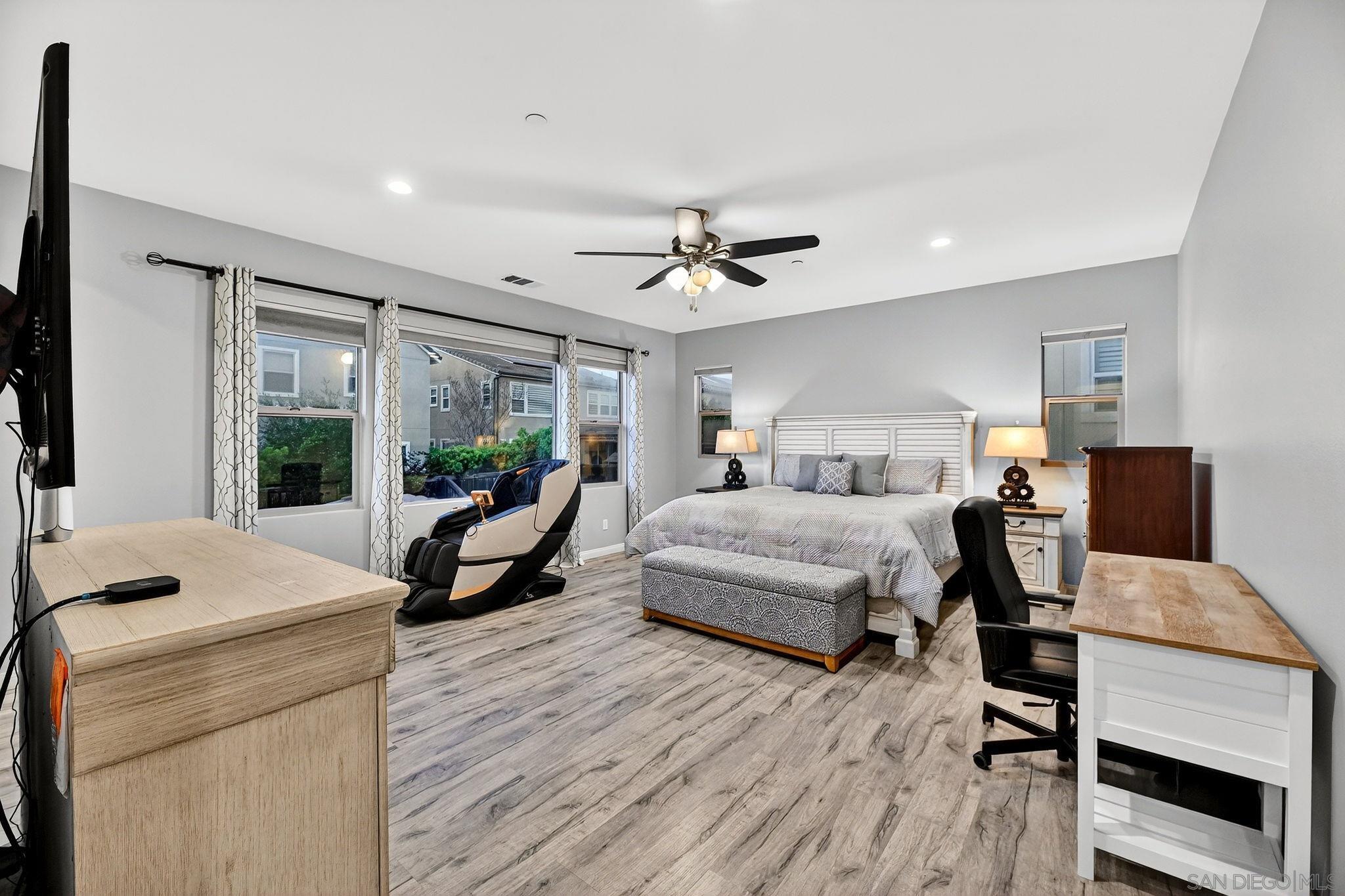 Detail Gallery Image 16 of 49 For 971  Camino Levante, Chula Vista,  CA 91913 - 5 Beds | 3/1 Baths