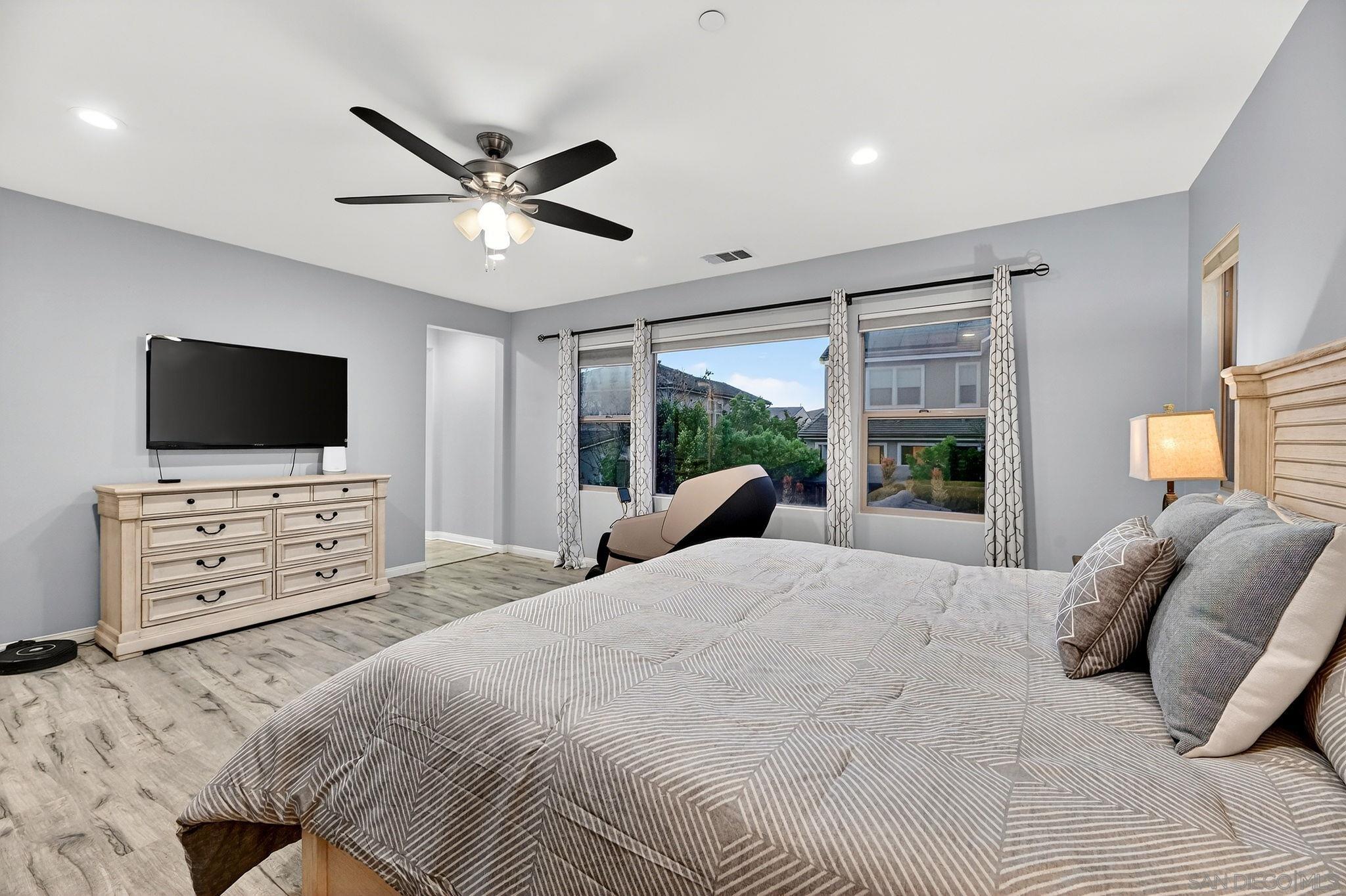 Detail Gallery Image 17 of 49 For 971  Camino Levante, Chula Vista,  CA 91913 - 5 Beds | 3/1 Baths