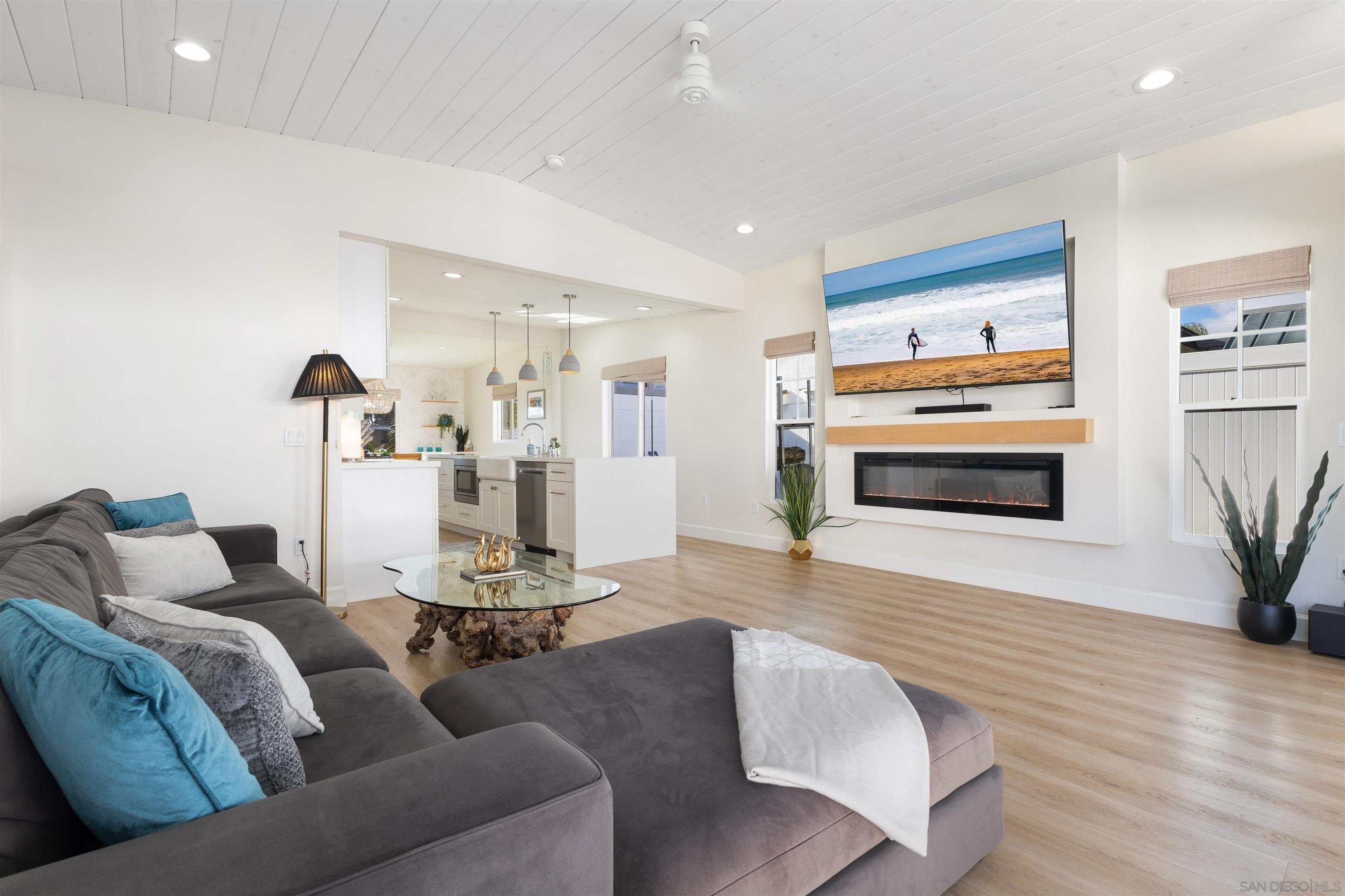 Detail Gallery Image 13 of 25 For 1432  Santa Rosa St, Oceanside,  CA 92058 - 3 Beds | 2 Baths